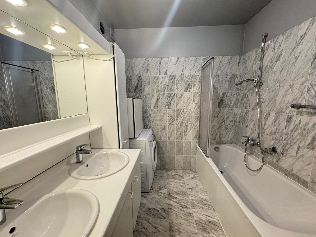 RUIM APPARTEMENT MET TWEE TERRASSEN foto 7