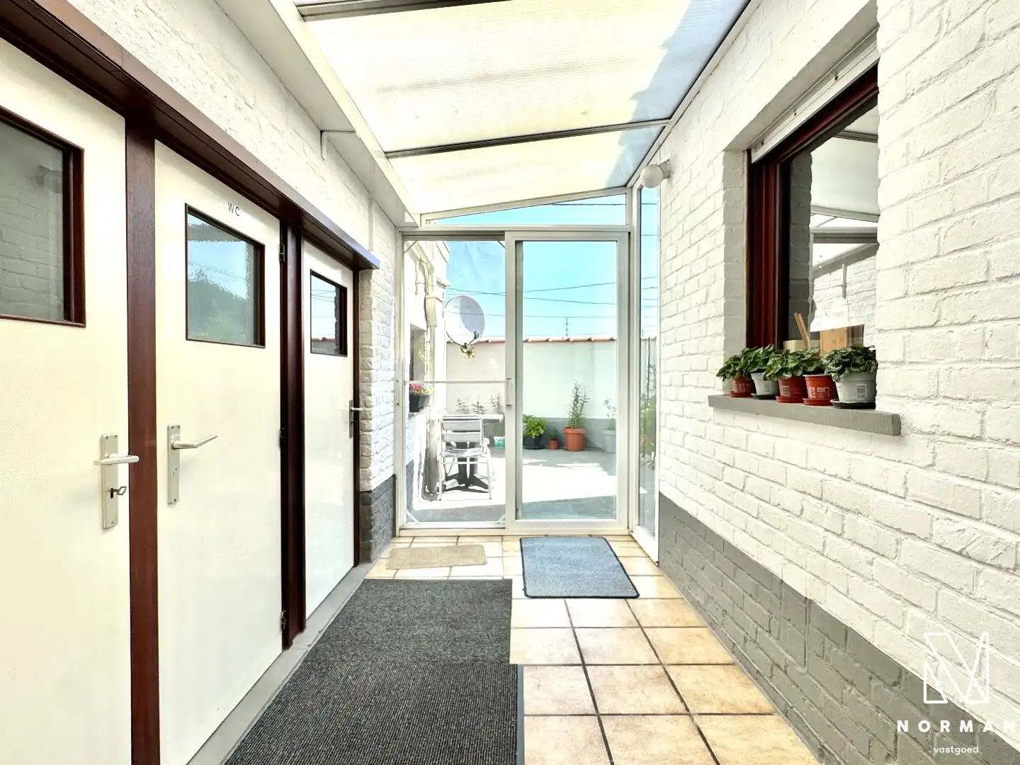 Instapklare woning te koop in Bavikhove met 3 slaapkamers, 2 badkamers en werkatlier op rustige, landelijke ligging! foto 8