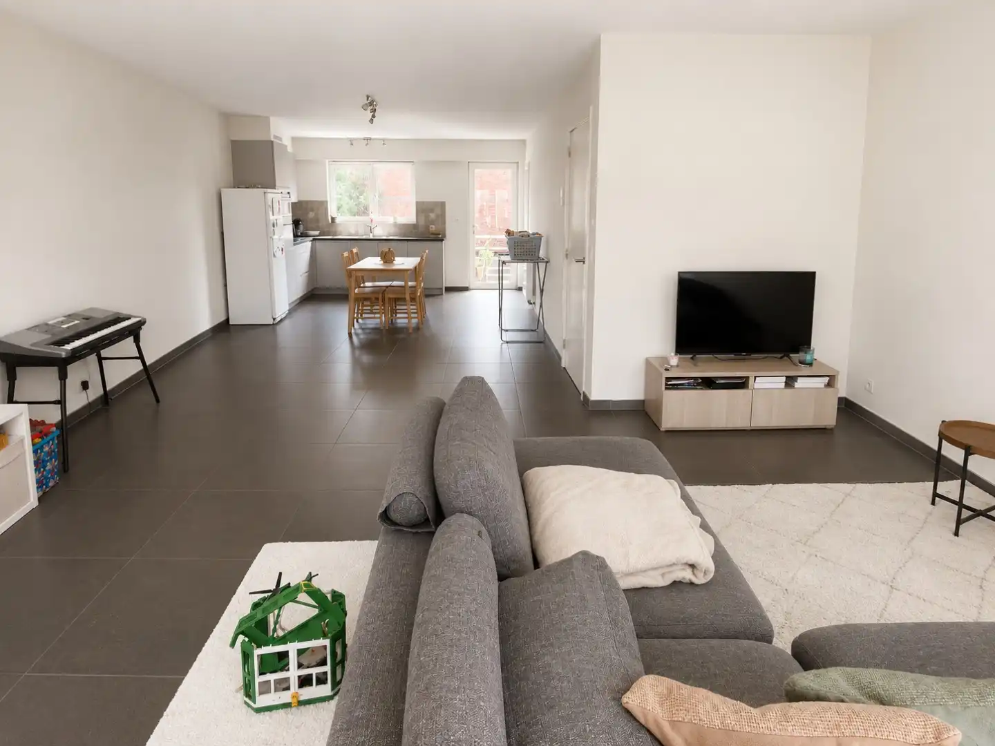 Duplex 3-slaapkamer appartement met garage foto 4