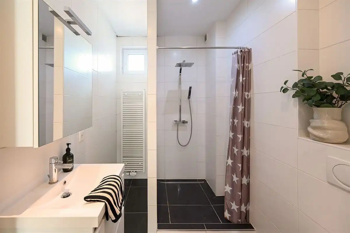 Ruim en lichtrijk appartement te Merksem foto 22