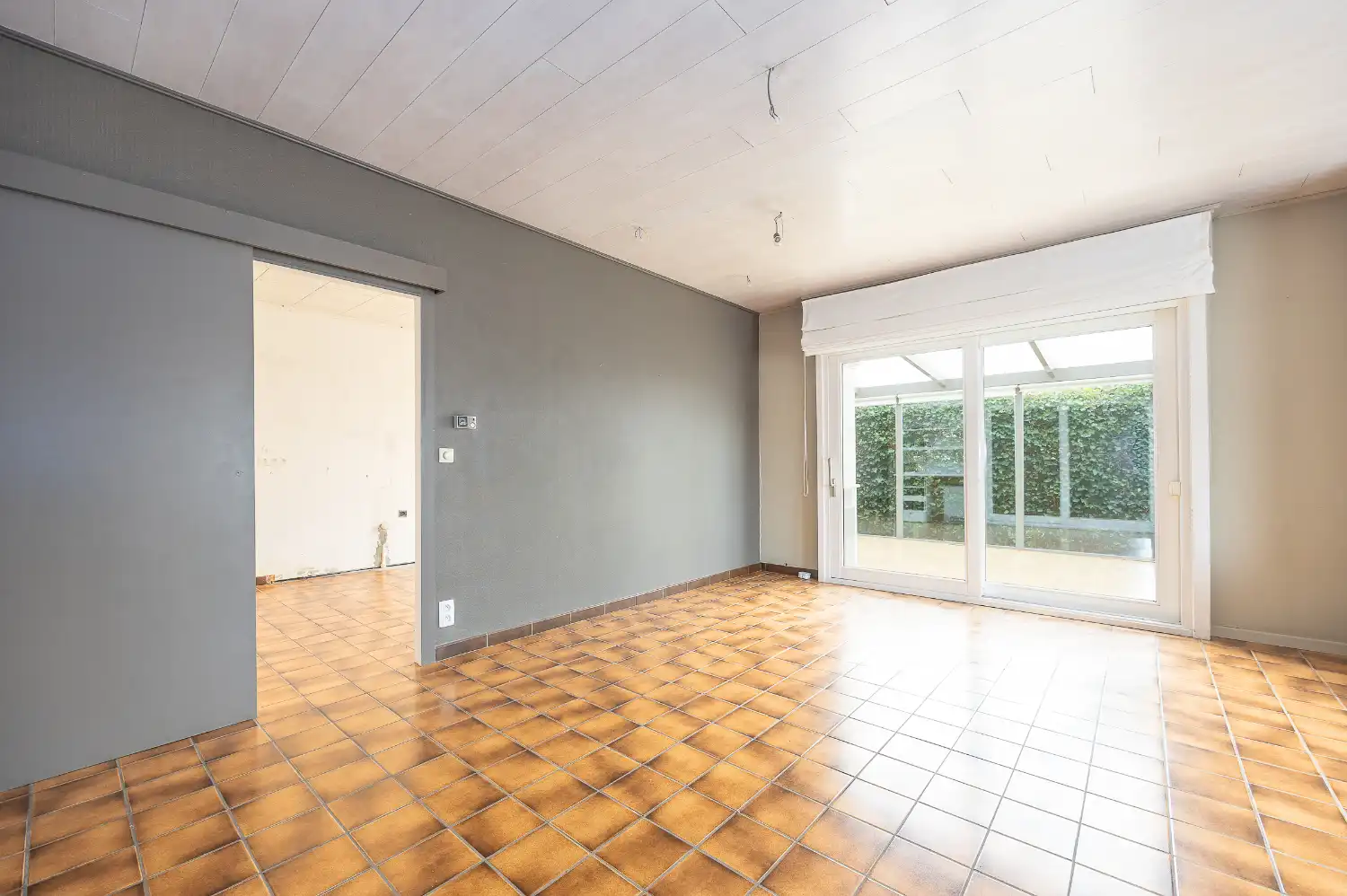 Te renoveren bungalow met potentieel in Jabbeke foto 3