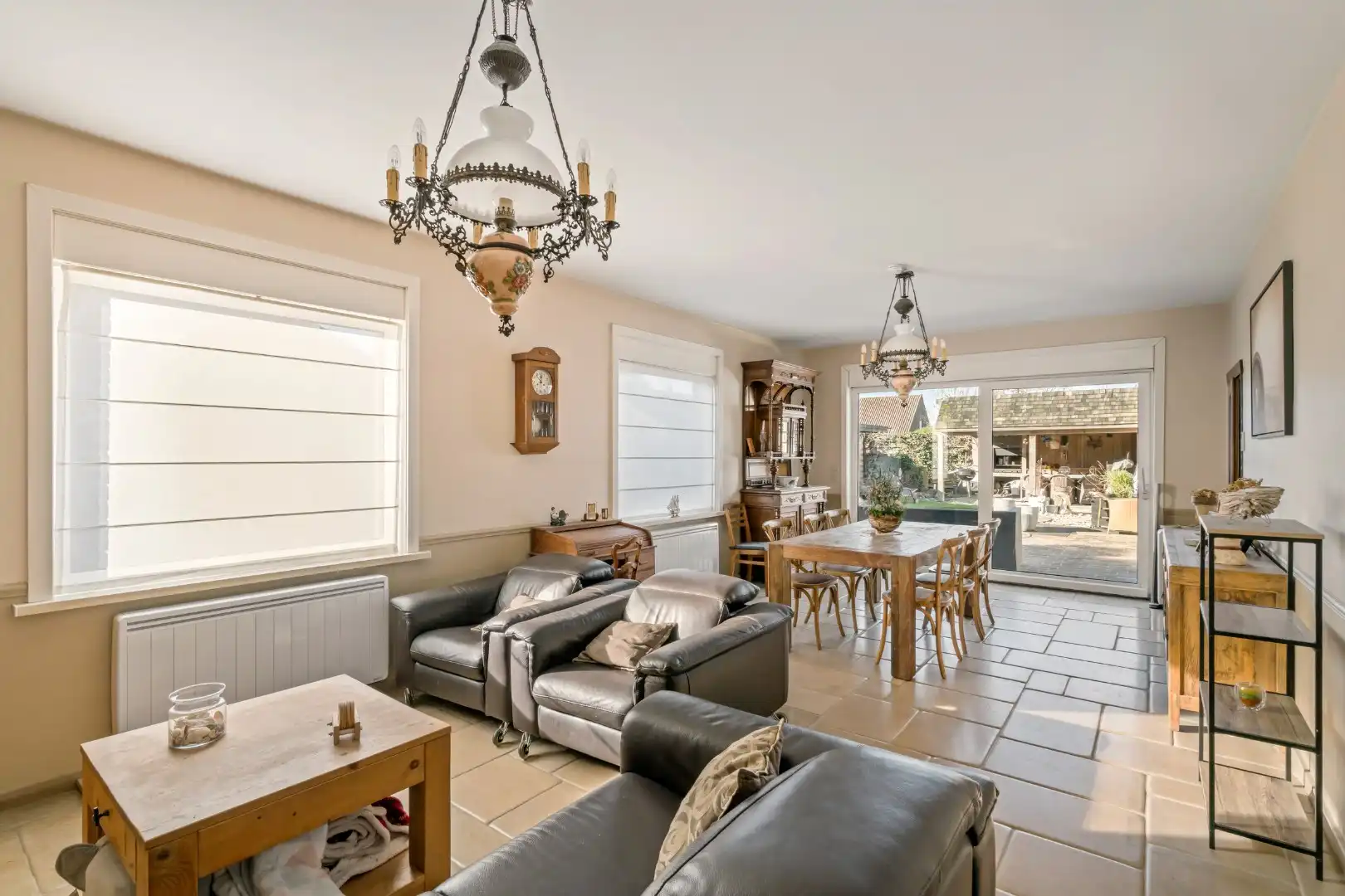 Instapklare woning met 4 slaapkamers, garage en tuin in Sint-Eloois-Winkel (Ledegem) foto 2