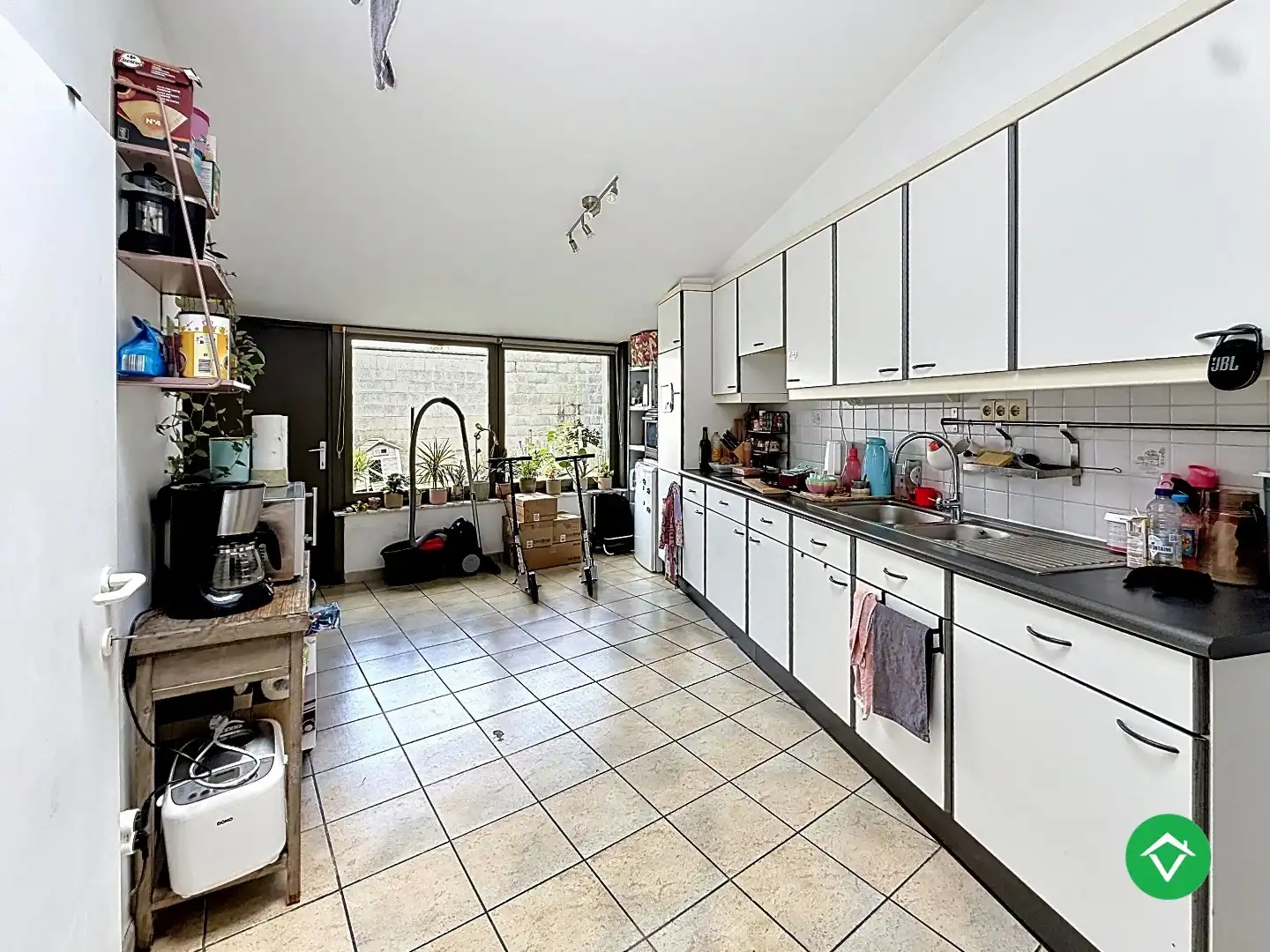Woning met twee slaapkamers en tuin te Eernegem foto 7