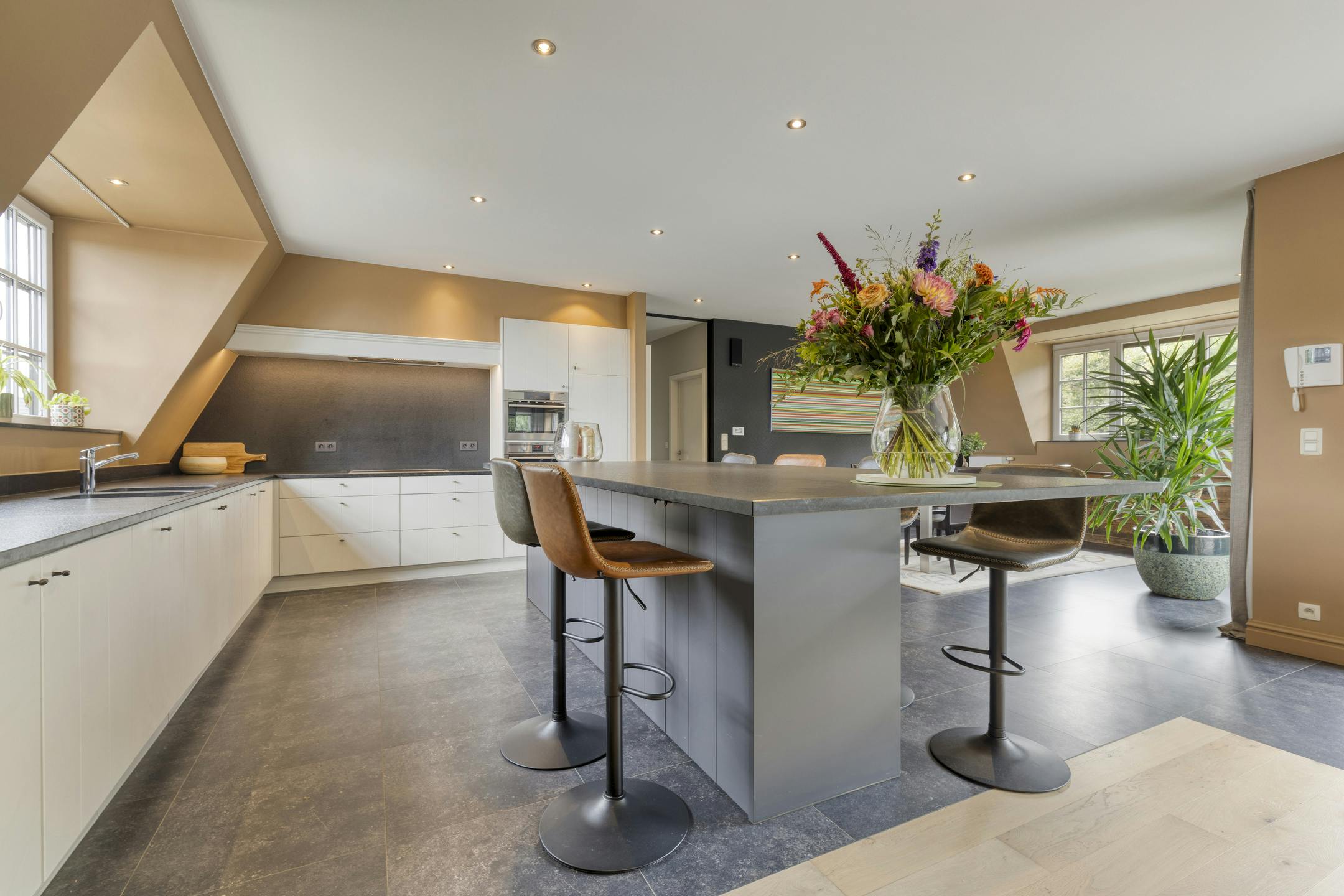 Uitzonderlijke loft (192 m²) te koop in hartje Varsenare foto 7