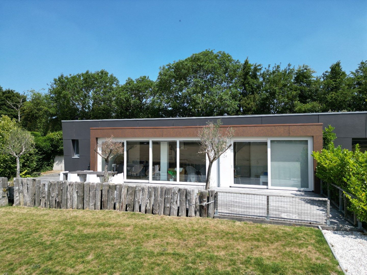 Exclusief dijkhuis met eigen guesthouse foto 15
