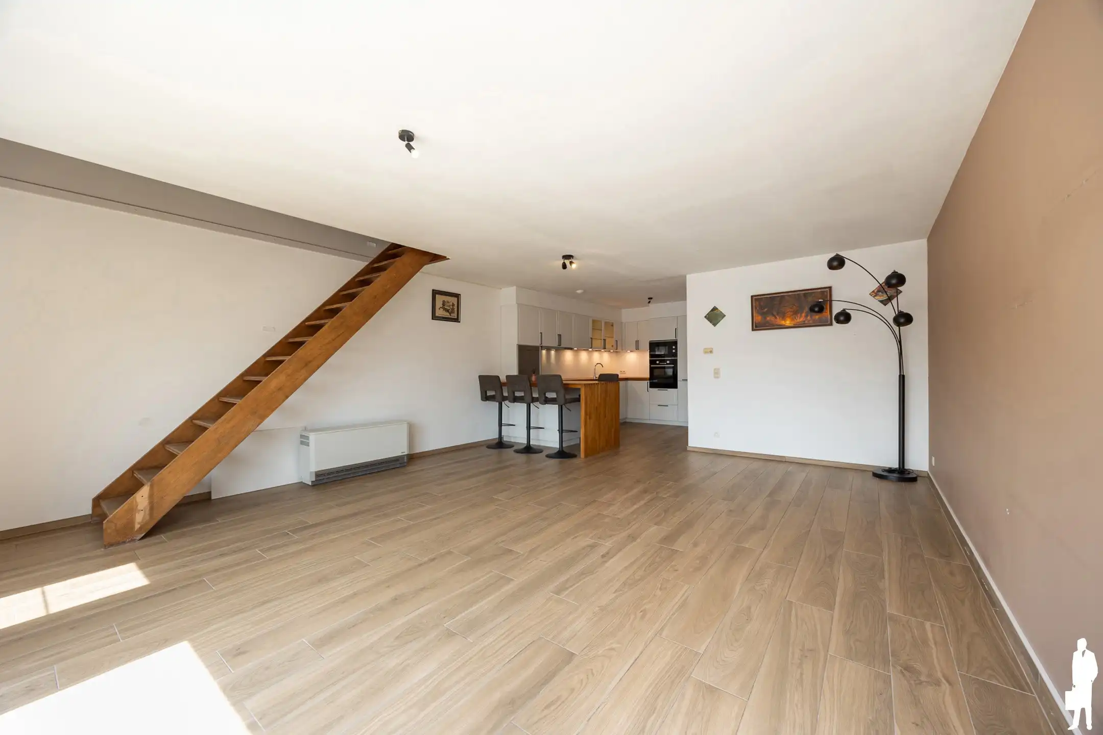 Instapklaar duplexappartement  op topligging in Sint-Niklaas foto {{pictureIndex}}