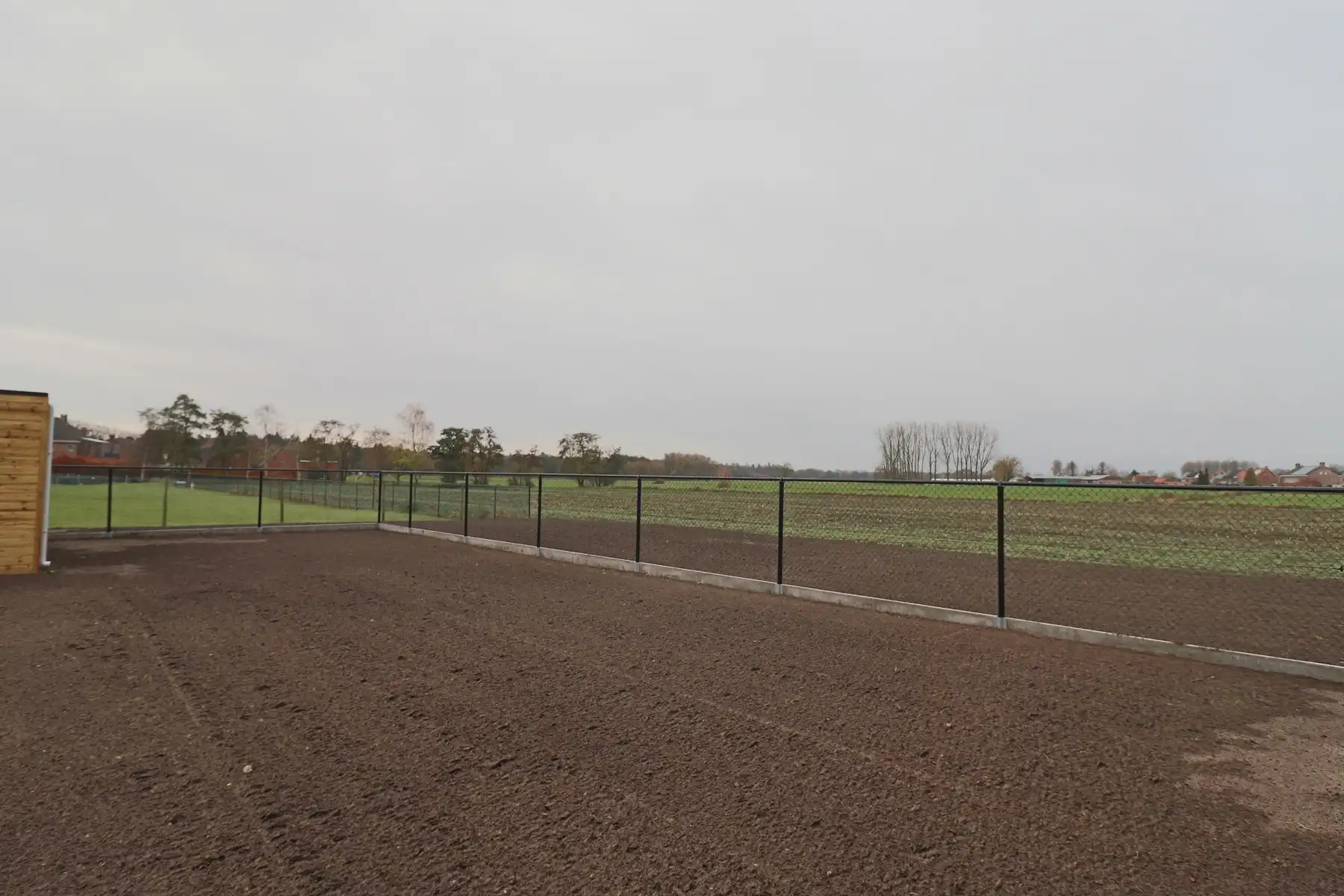Woning met 3 slaapkamers en carport/fietsenberging op perceel van ca 366m² foto 19