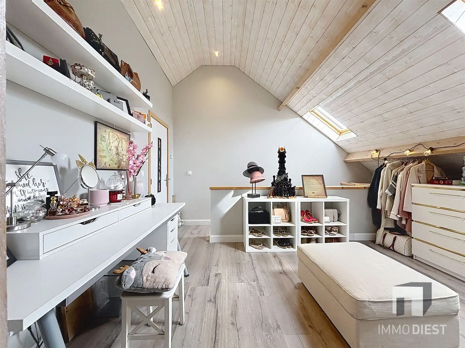 Charmante, instapklare gezinswoning met 3 ruime slaapkamers op 8a 52ca. foto 28