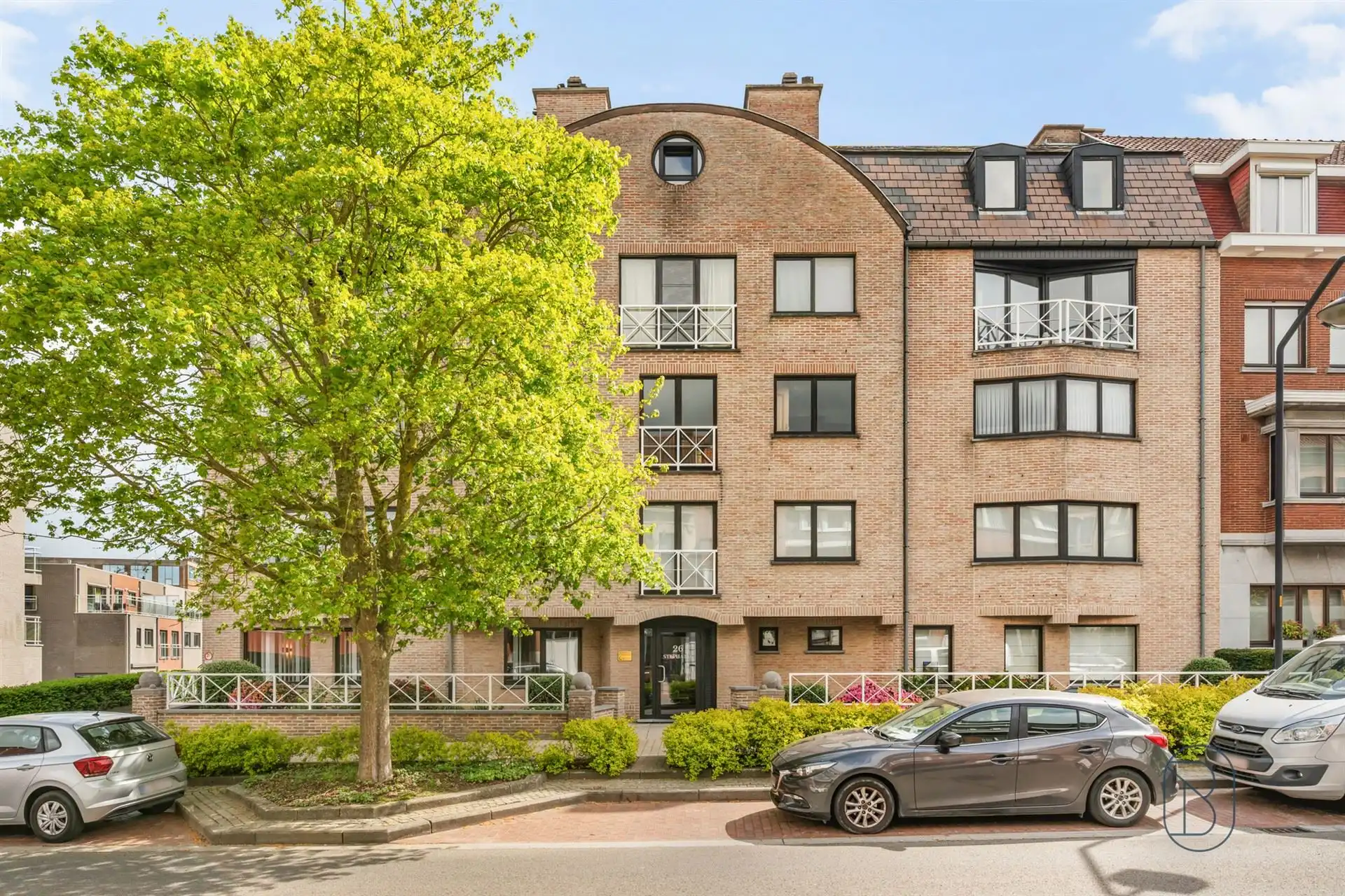 TOPgelegen leuk groot appartement met 2 slk en terras foto 5