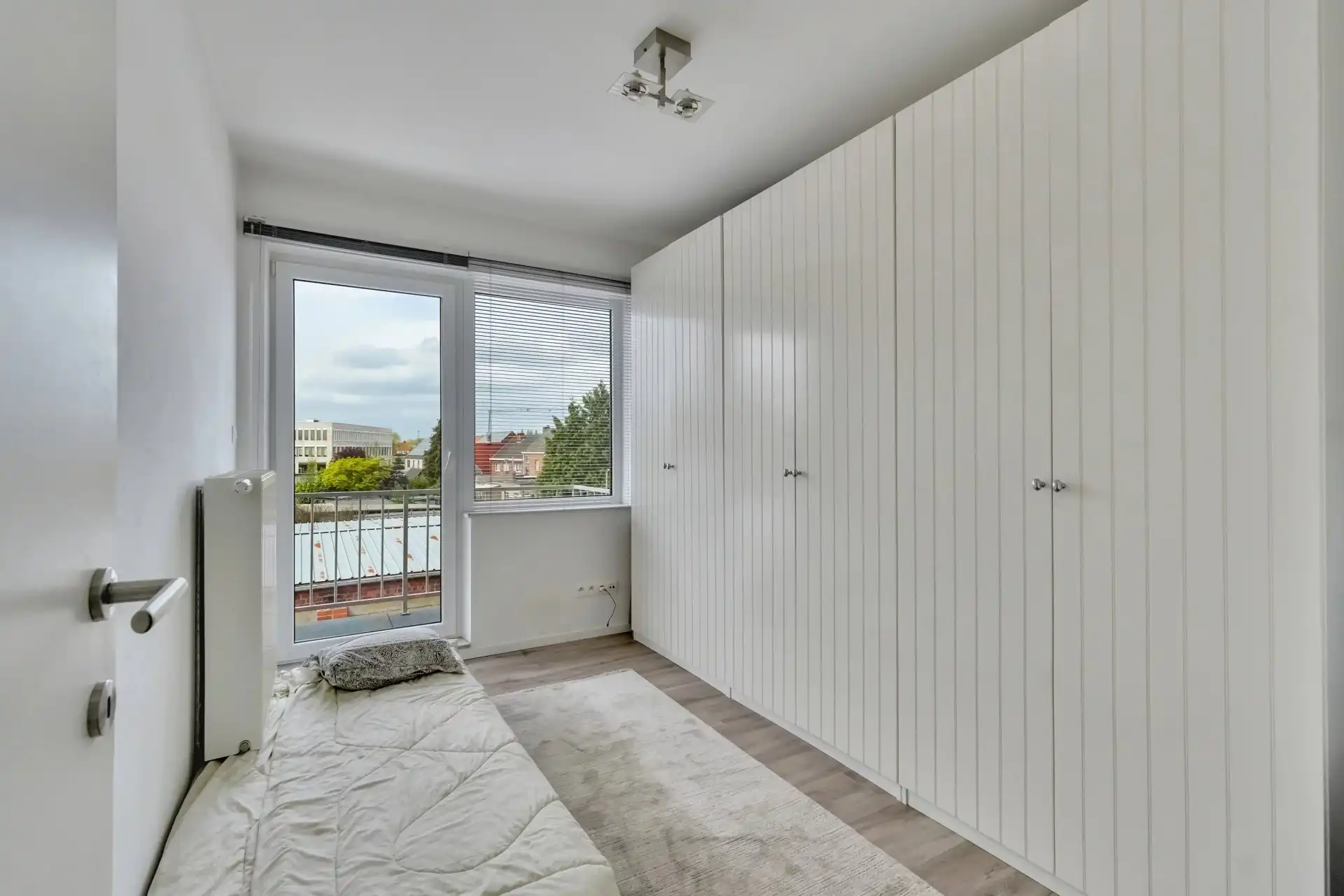 Appartement met 2 slaapkamers, terras en parking foto 9