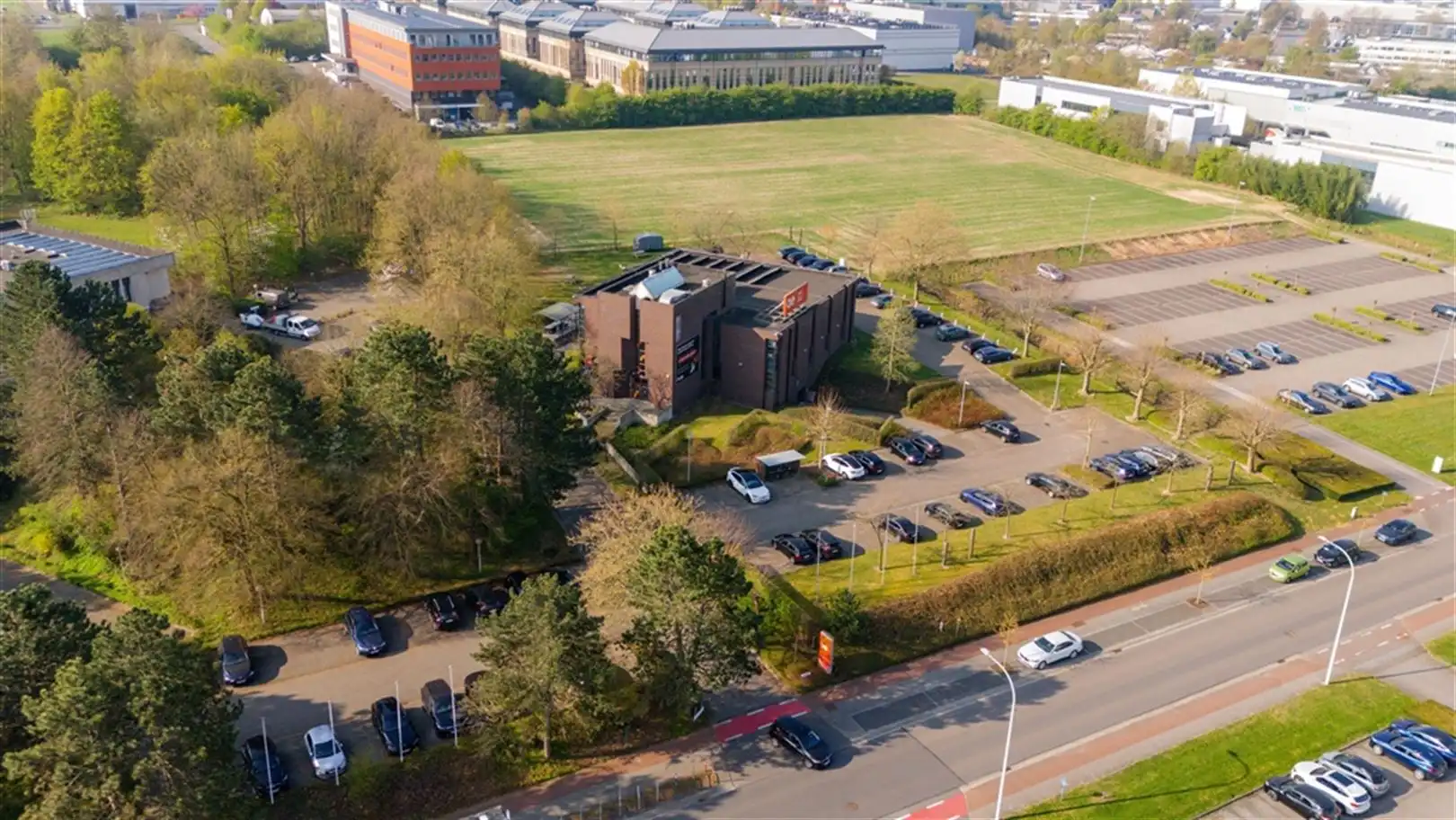 Single - tenant kantoorgebouw te huur in Heverlee (Leuven) foto 2