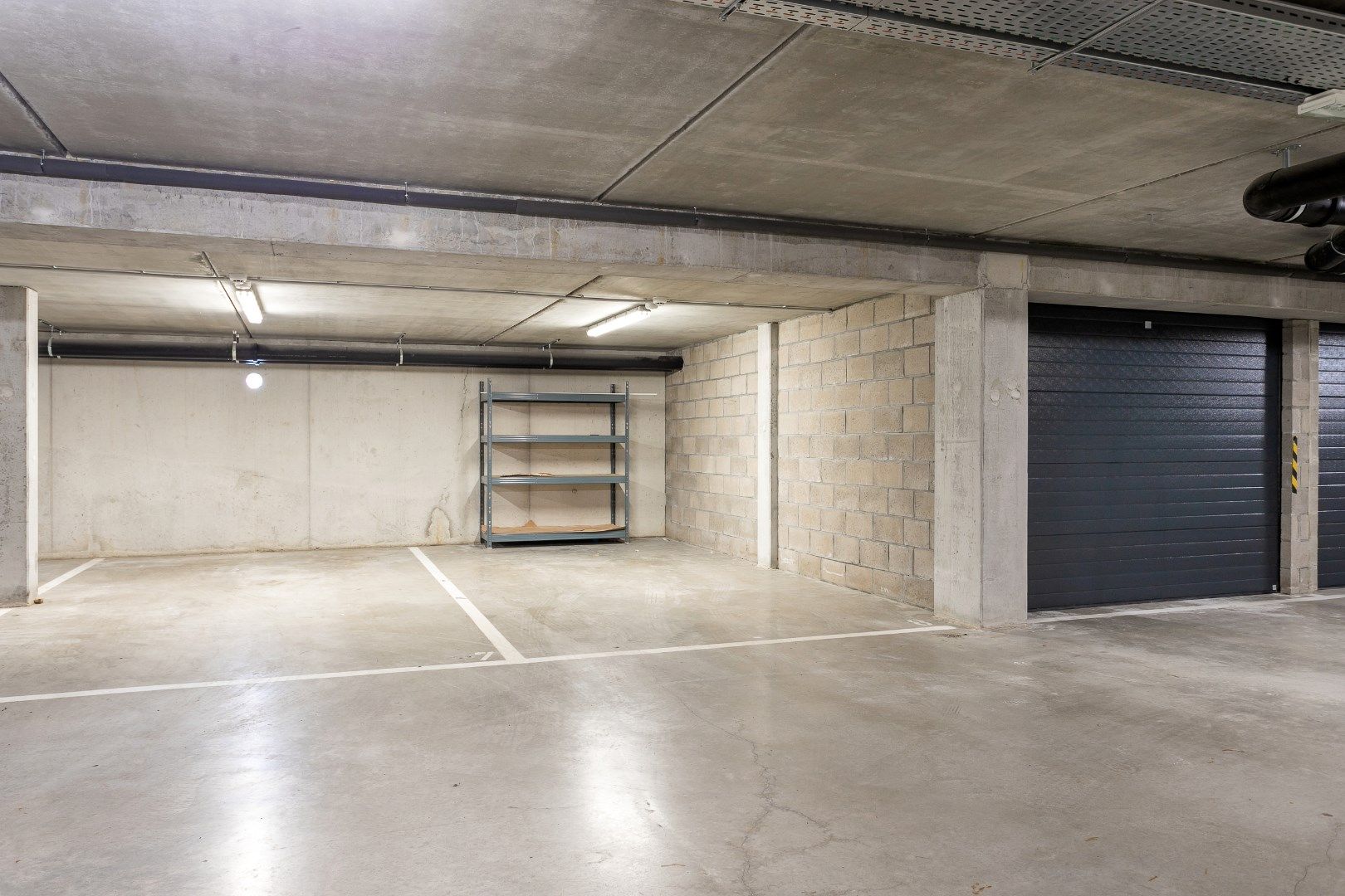 Moderne assitentiewoning met ruim terras en autostaanplaats foto 17
