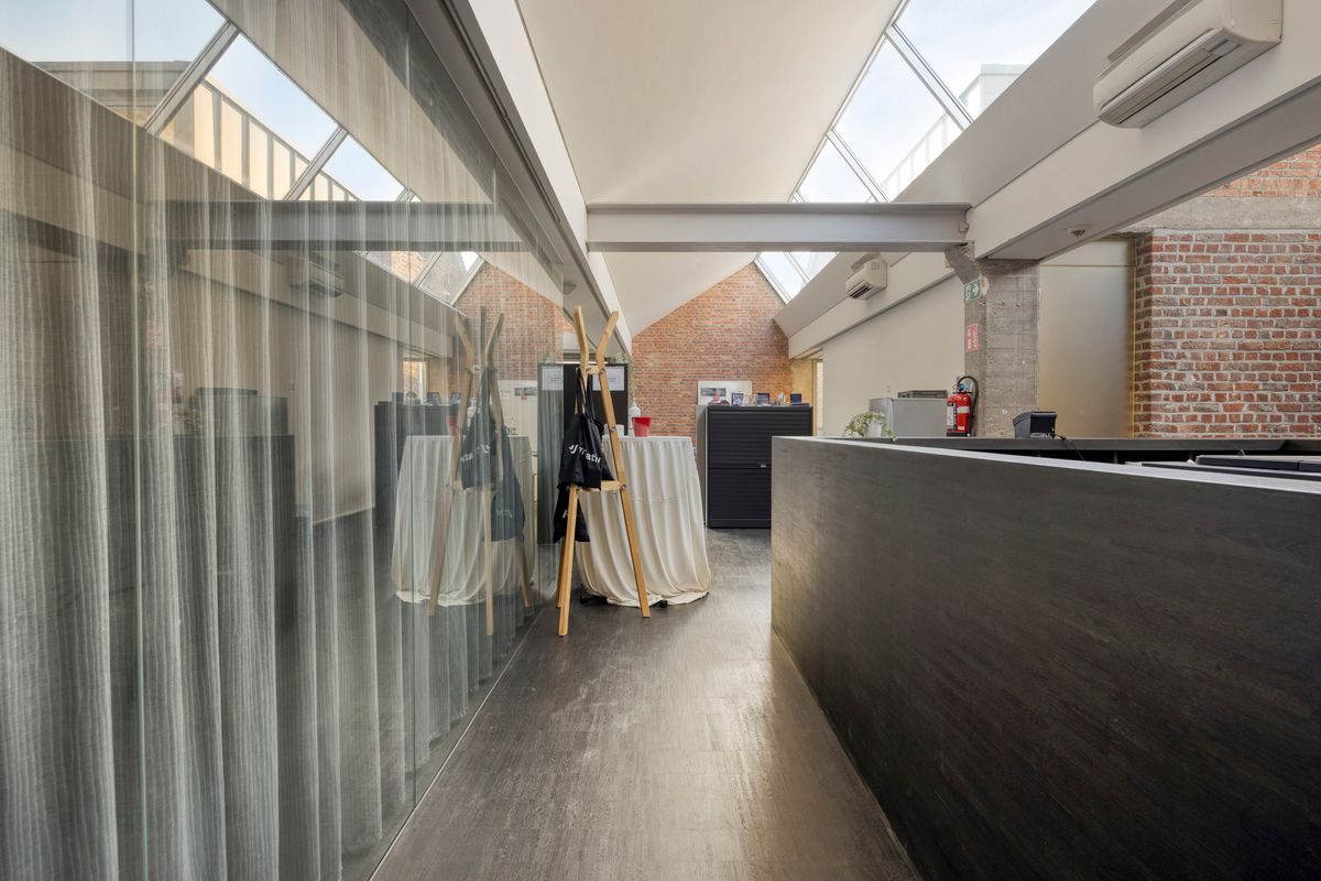 Moderne kantoorruimte op toplocatie nabij E40 en stadscentrum foto 13