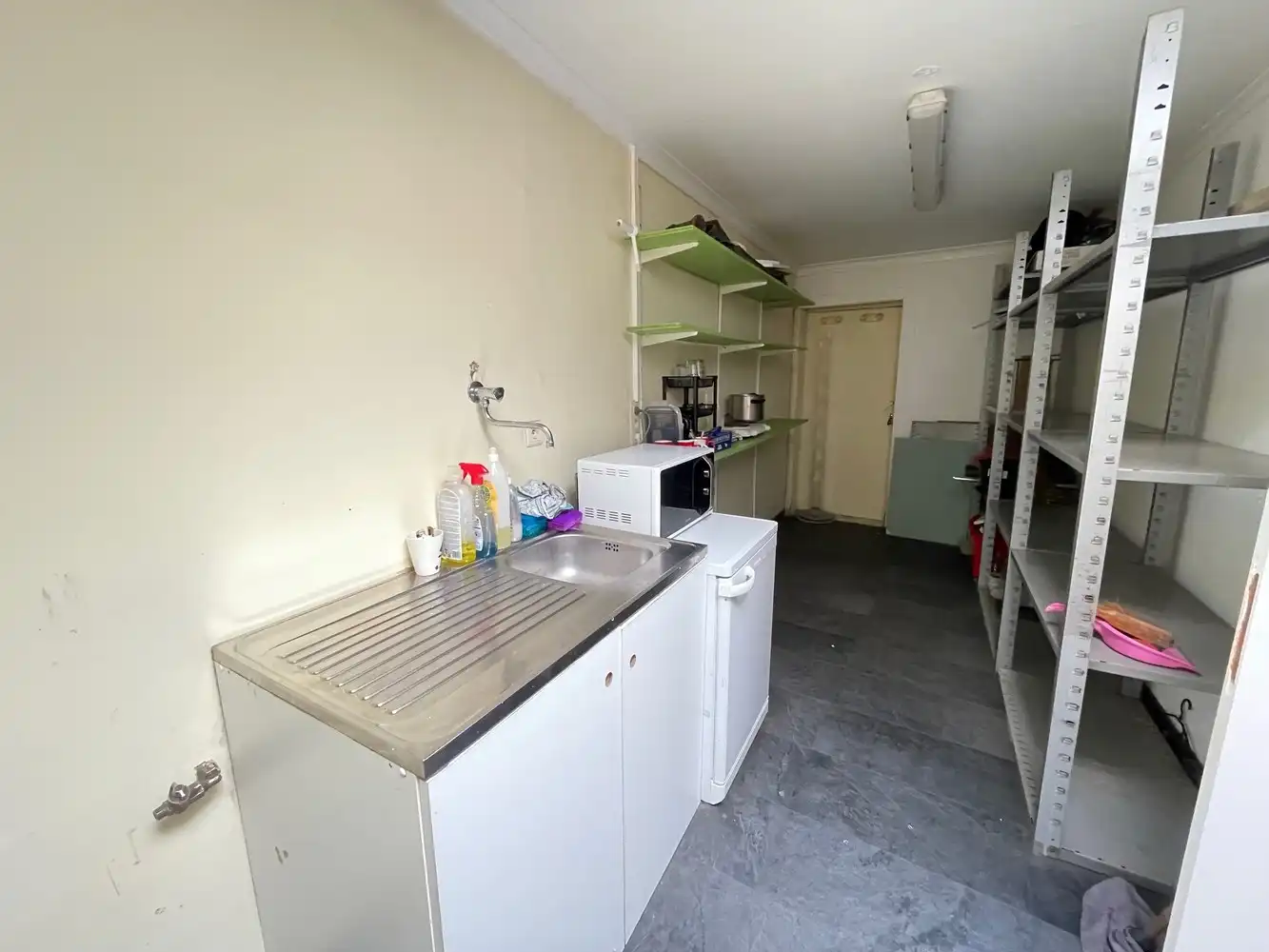 Woning met handelsruimte en 2 appartementen foto 5