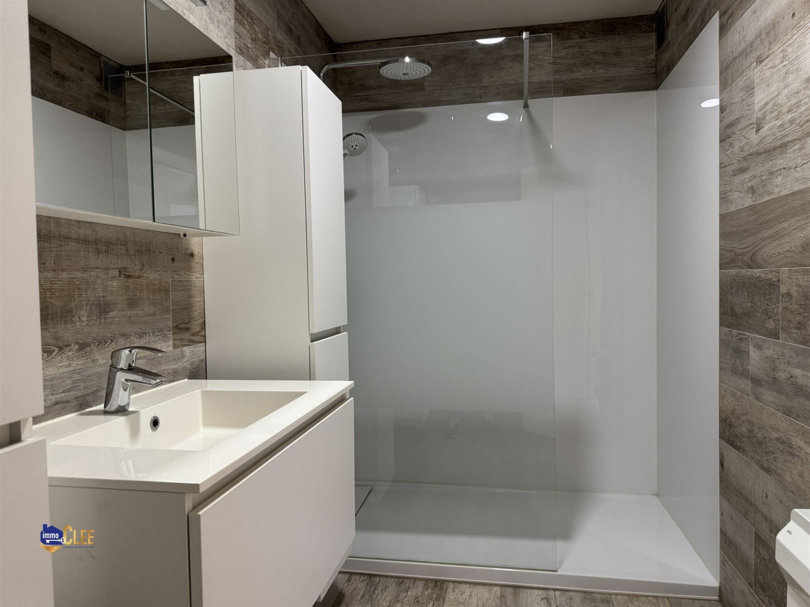 Ruim gerenoveerd appartement op het Sint-Martenplein foto 15