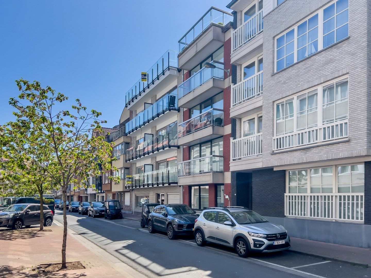 Uitzonderlijk luxueus afgewerkt appartement centraal gelegen in een rustige zijstraat van de Dumortierlaan, garagebox op het gelijkvloers. foto 30