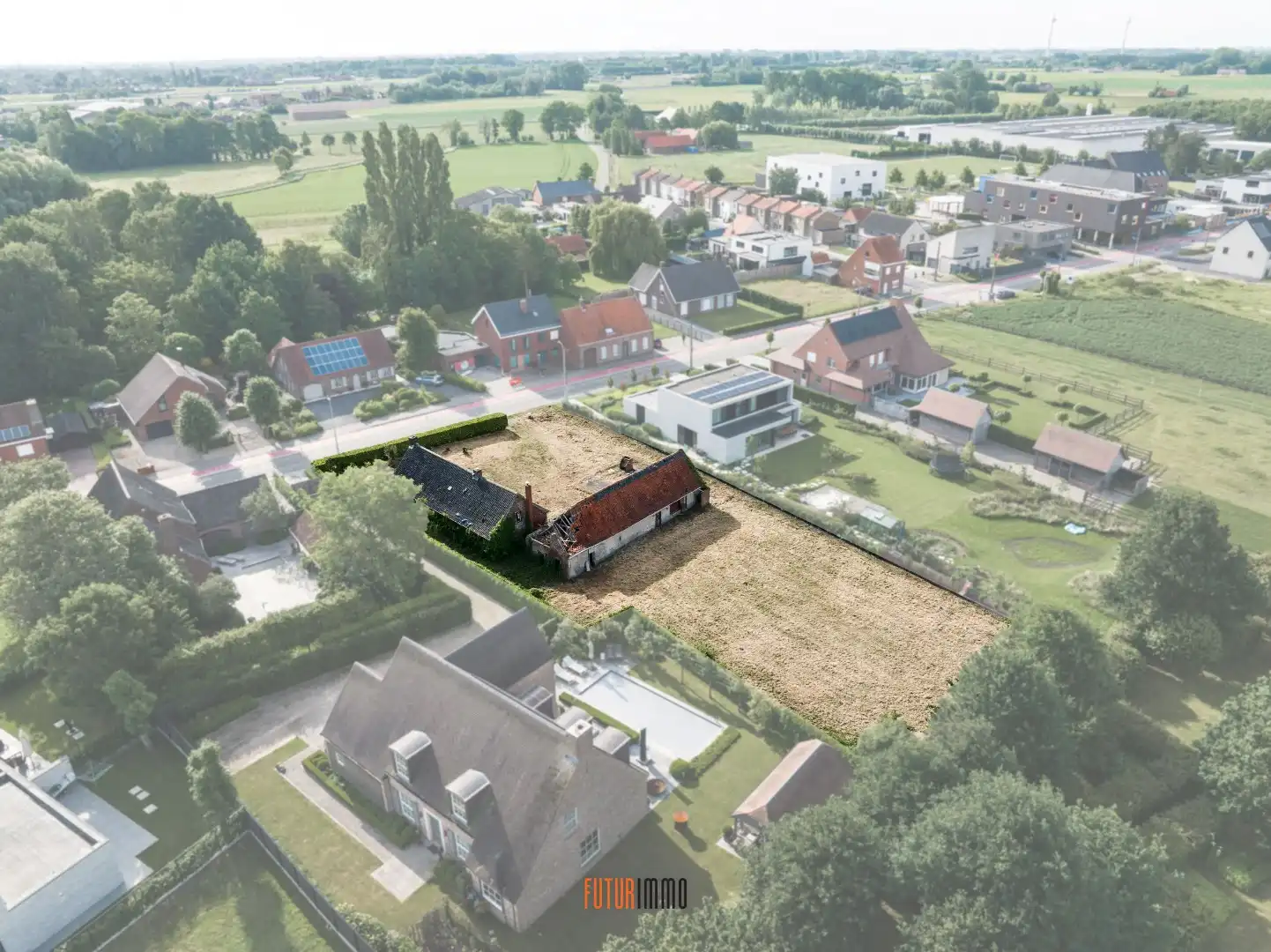 Mooi perceel bouwgrond (2.215m²) in Oekene foto 3