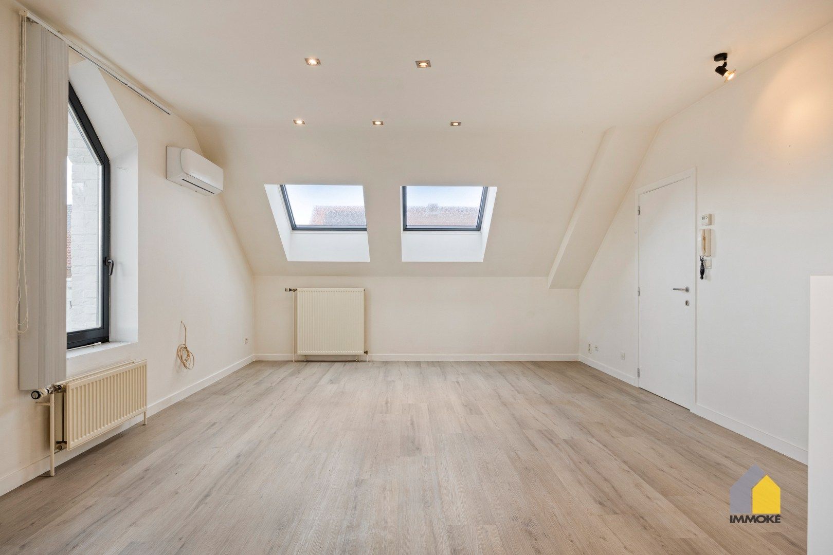 Modern appartement met 2 slpks en parking. foto 8