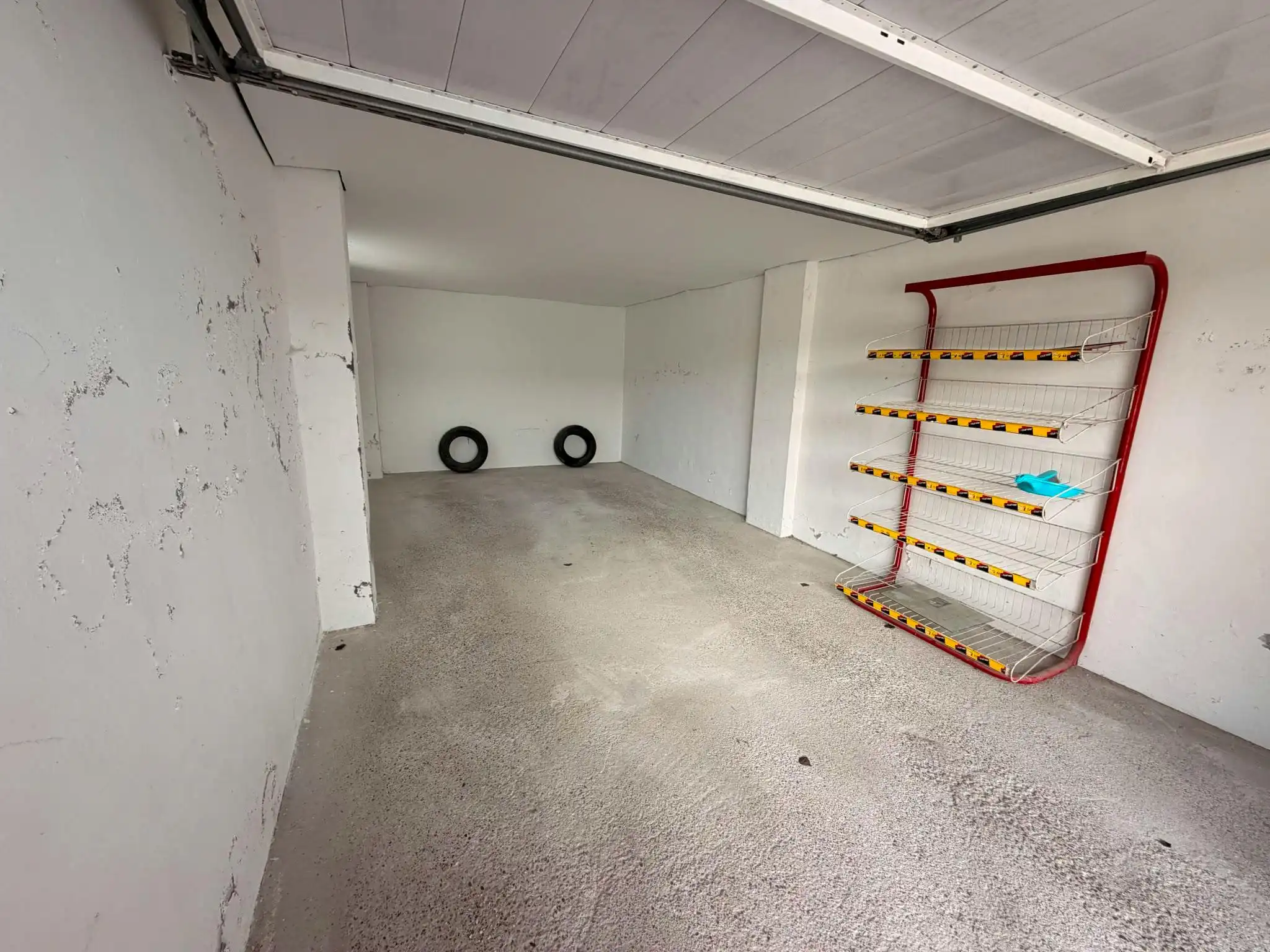 Ruime garagebox te koop te Blankenberge foto 2