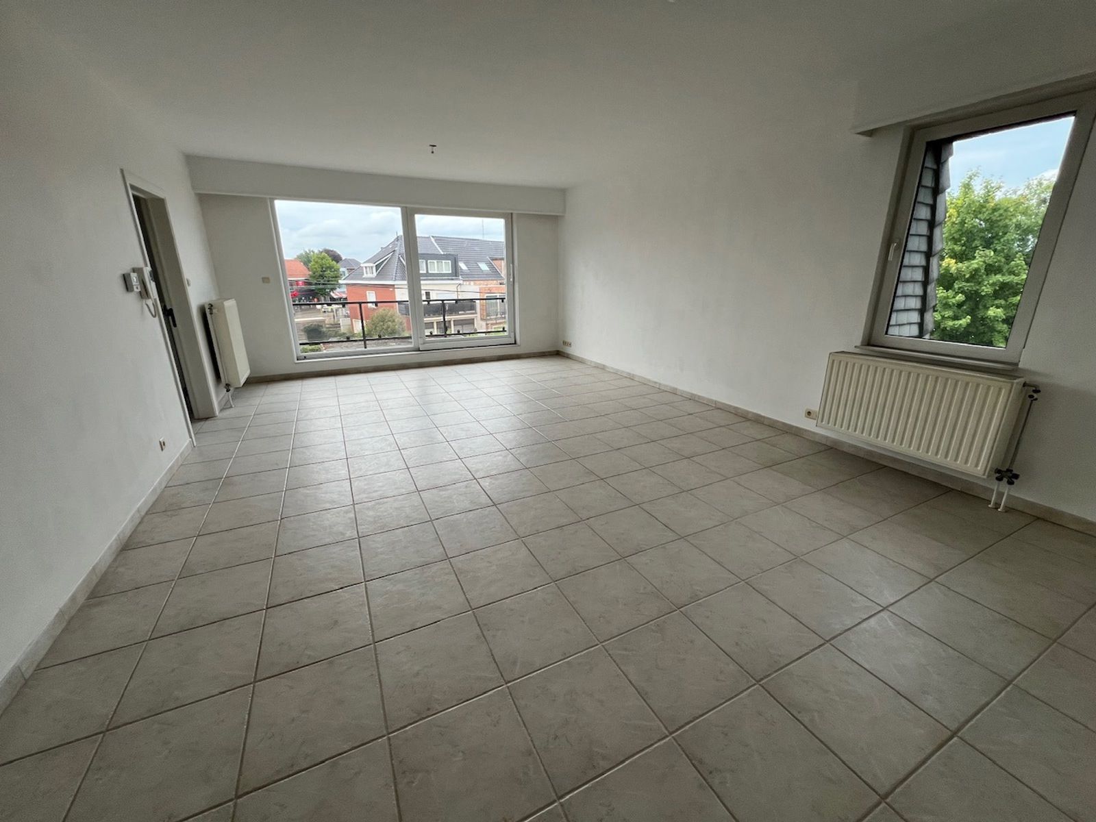 App met 2 slpk, bureau, terras en parking foto 6