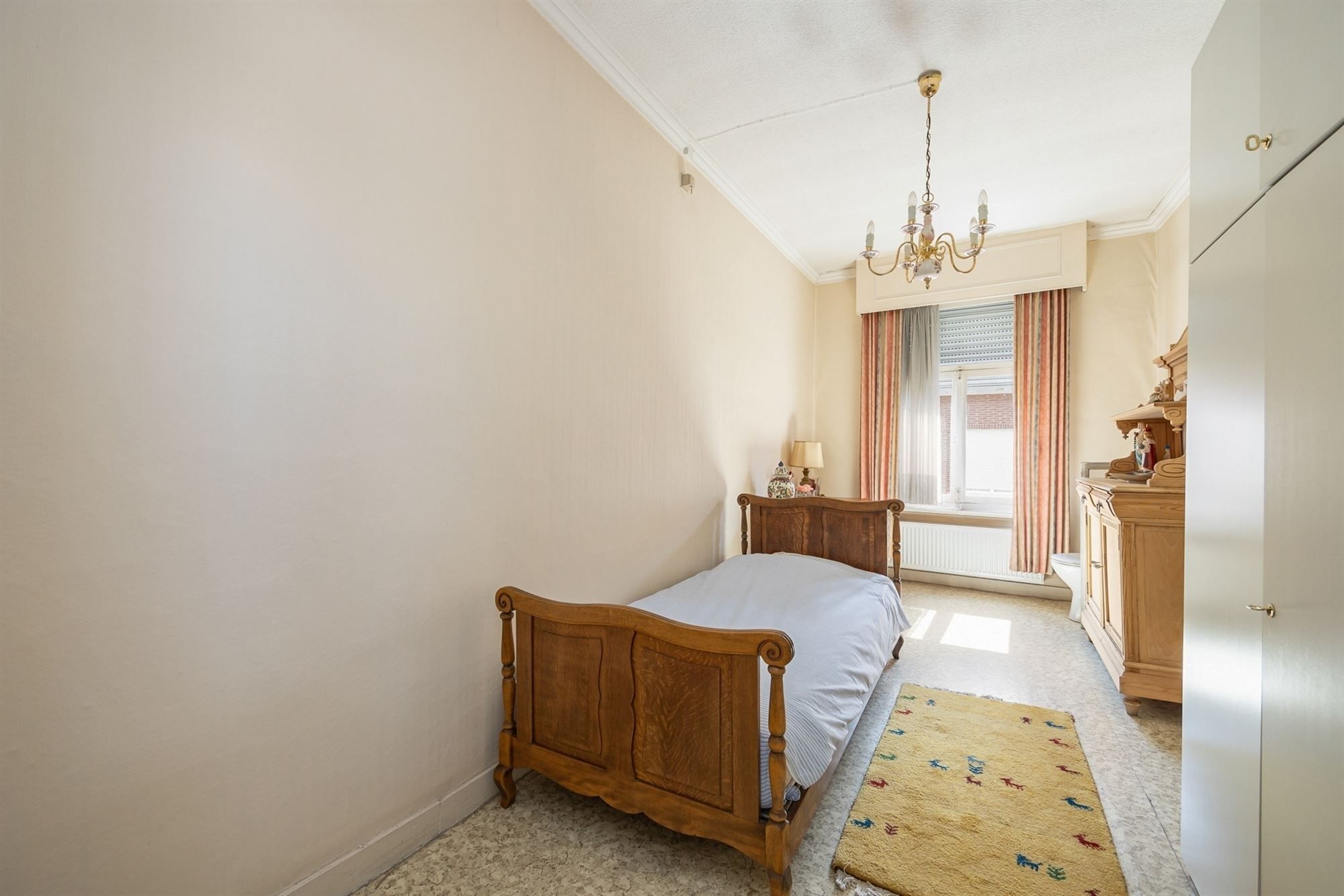 Ruime woning met 4 slpkmrs. en koer foto 18