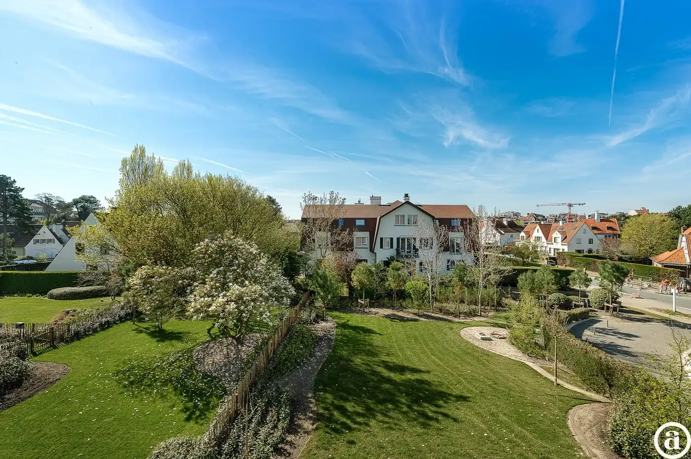 Zonnig gerenoveerd appartement met zuidwest gericht terras en open zicht.  foto 6