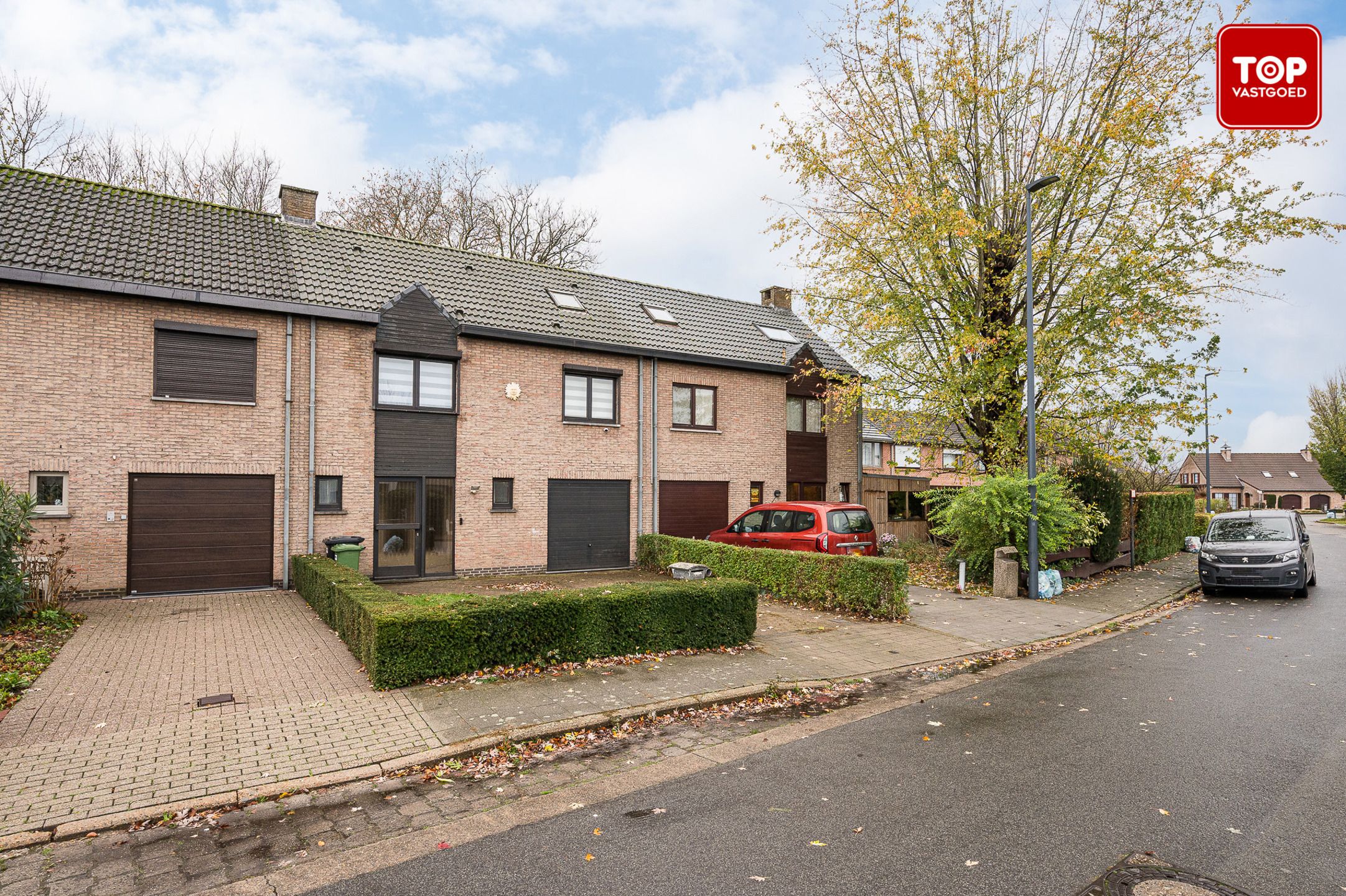 Instapklare woning met 3 slaapkamers in een rustige straat foto {{pictureIndex}}
