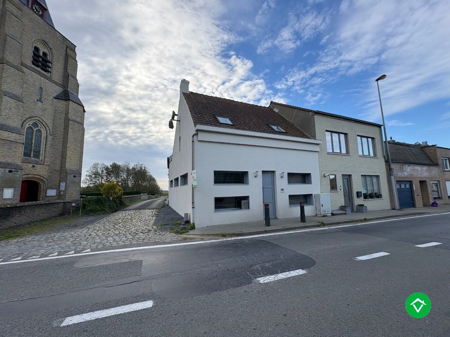 Te koop: gerenoveerde, lichtrijke woning met 3 slaapkamers en tuin te Middelkerke foto 3