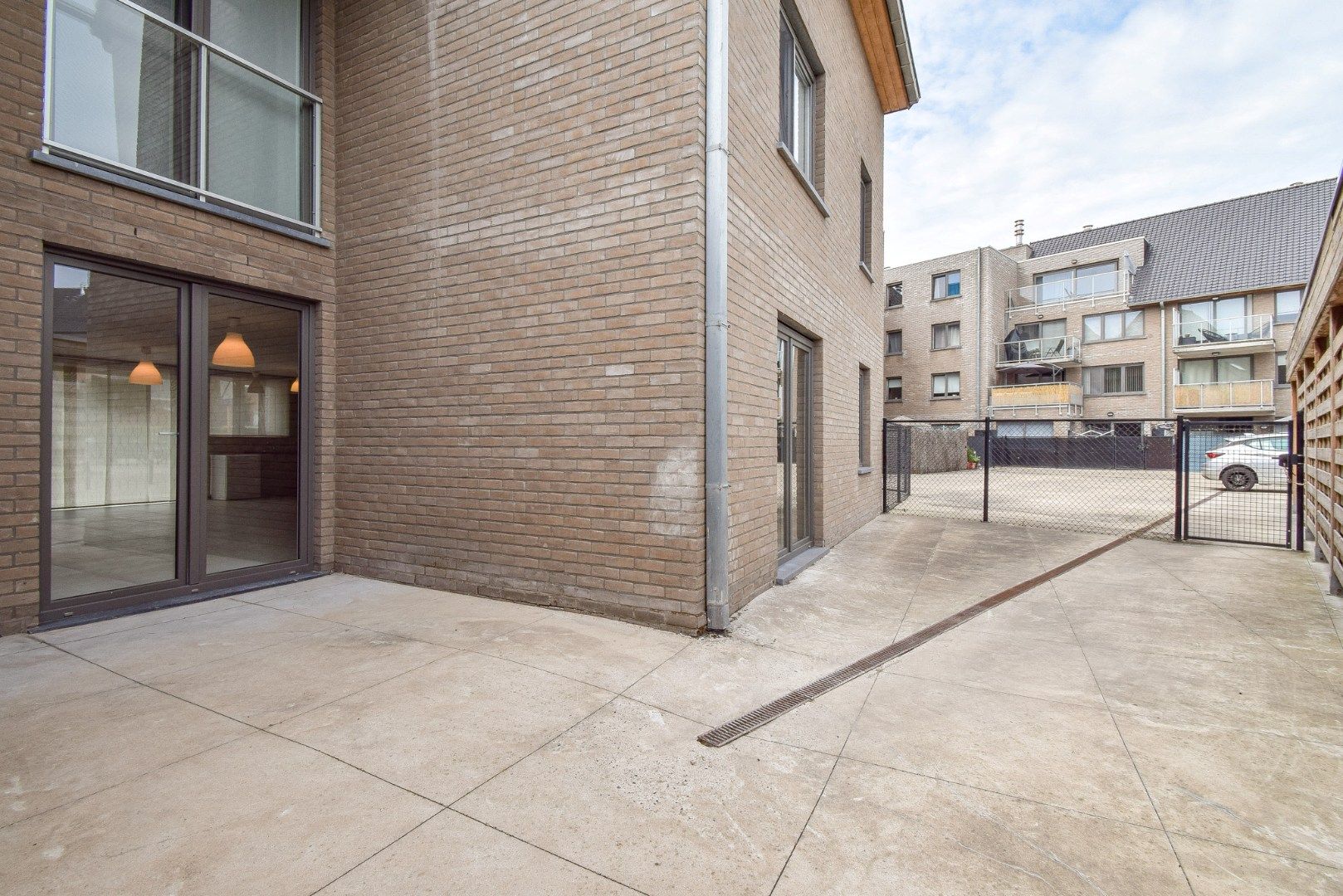 Ruim gelijkvloers appartement met 2 slaapkamers en groot terras in het centrum van Gistel foto 9