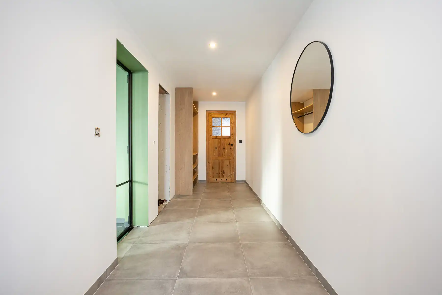 Recent gerenoveerde woning op een ruim perceel van 996 m². foto 3