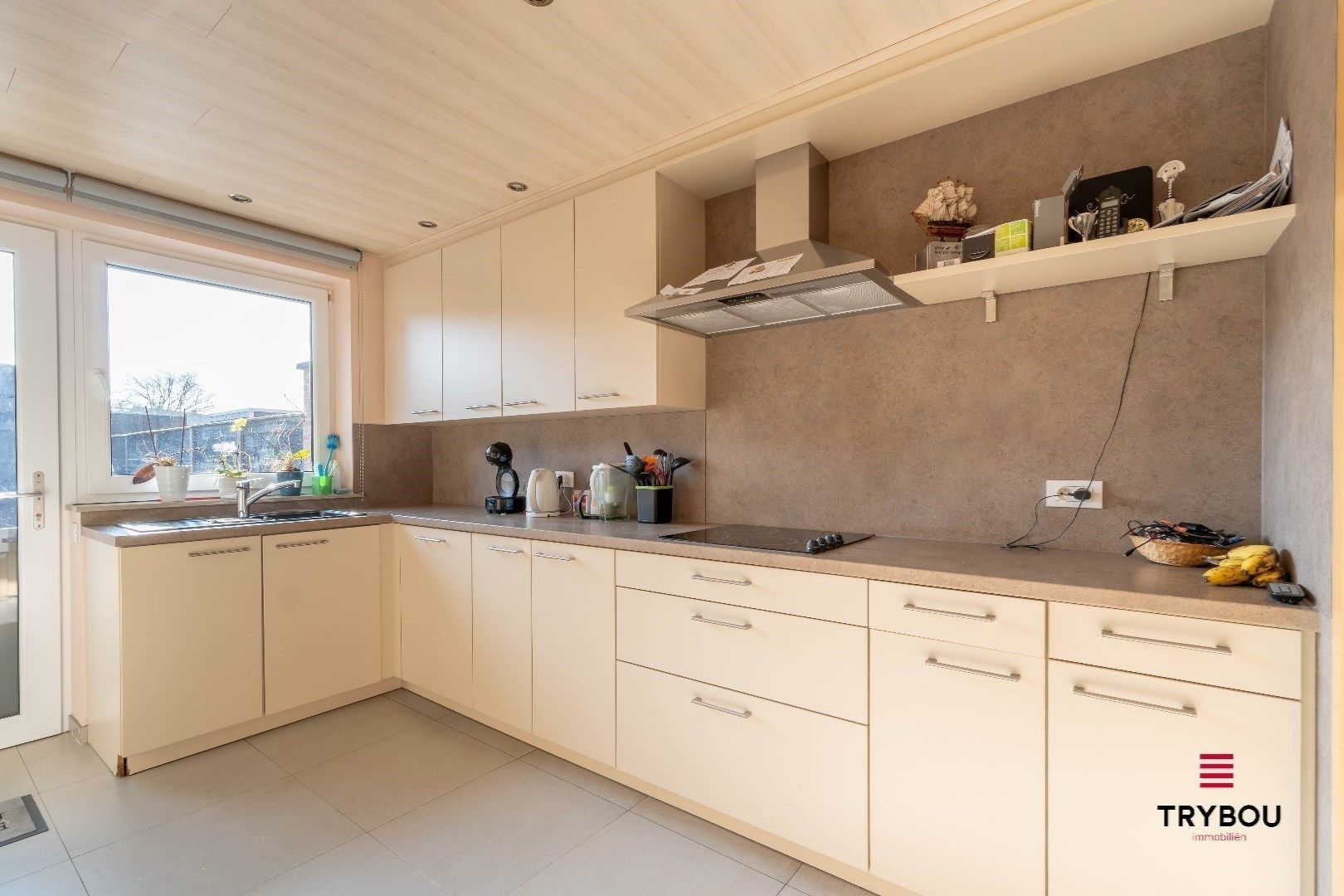 Instapklare halfopen woning in Esen met tuin en 3 slaapkamers - wordt verkocht onder registratie rechten! foto 10