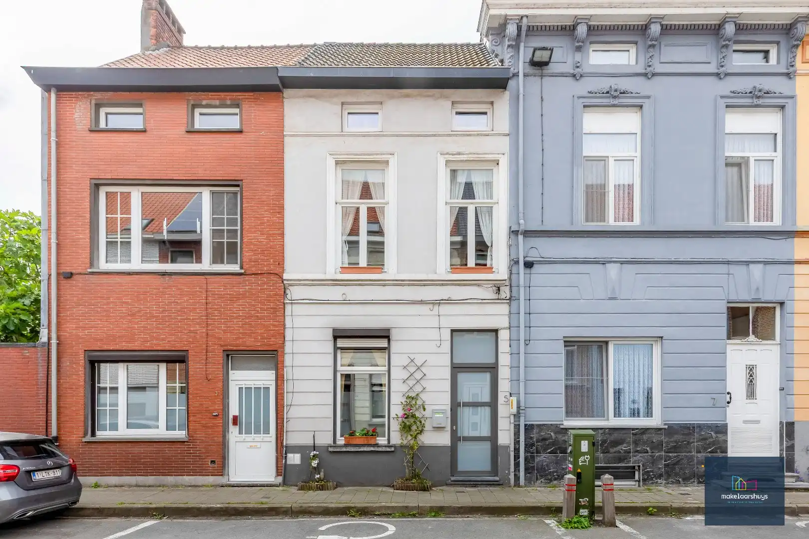 Instapklare woning met zuidgerichte tuin nabij centrum Gent  foto {{pictureIndex}}