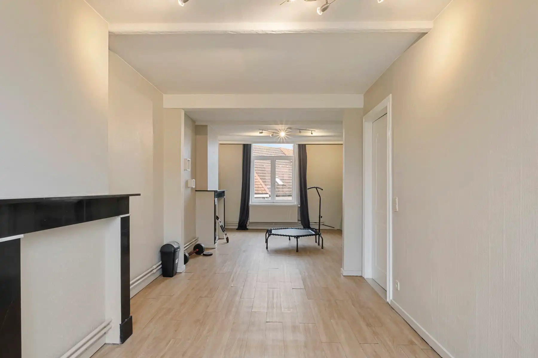 Ruim gerenoveerd herenhuis in Oostende. foto 14