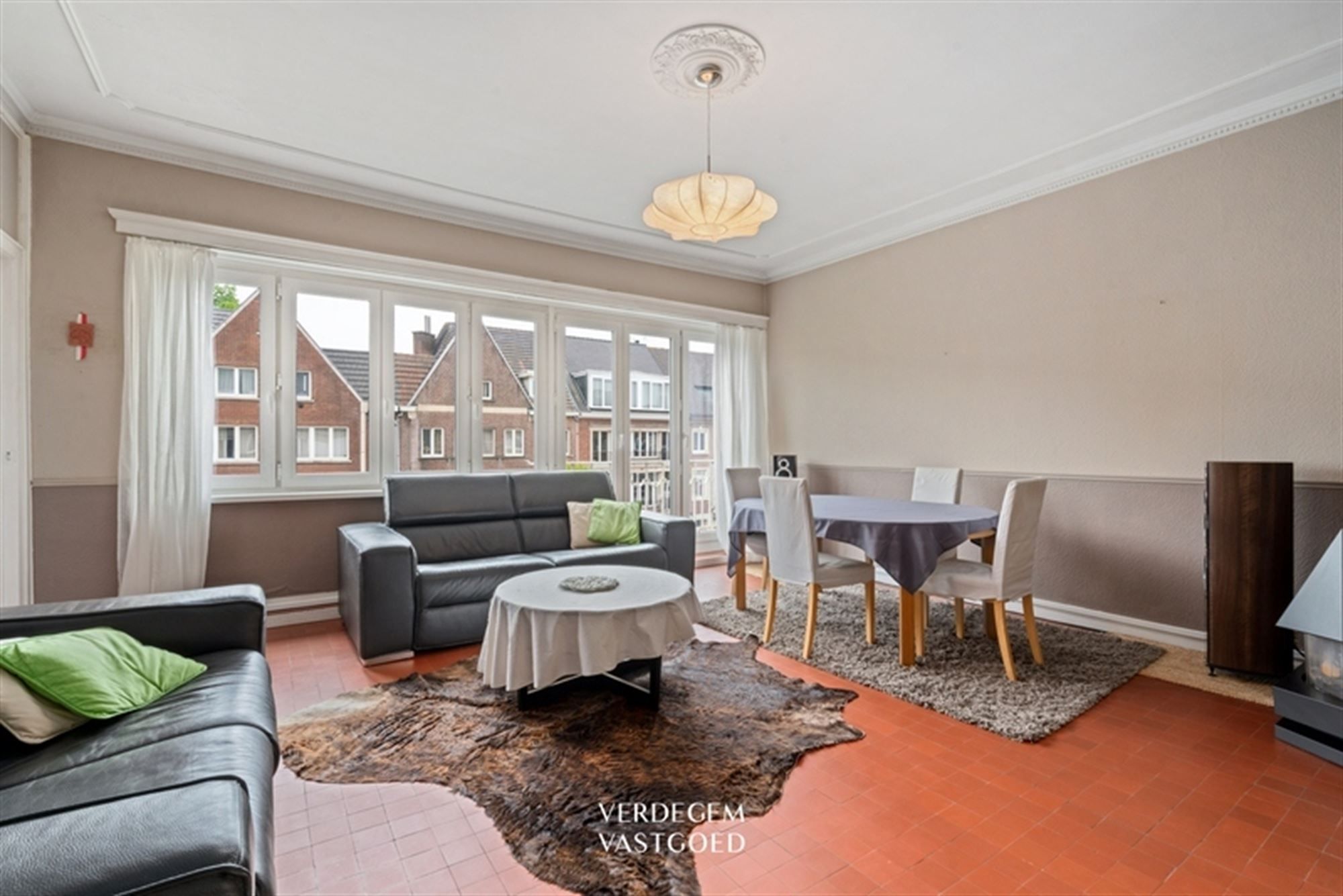 Goed gelegen appartement met 2 slaapkamers foto 2