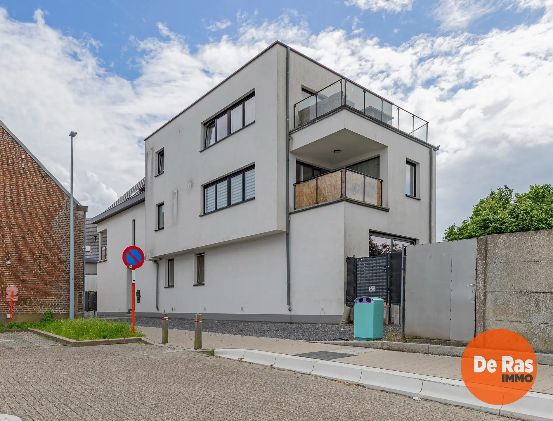 BURST - Modern en recent instapklaar duplex appartemet/2 slp foto {{pictureIndex}}