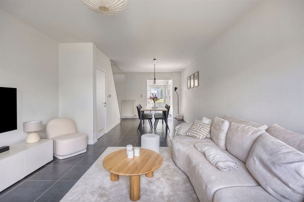 Knappe gerenoveerde woning op een gunstige locatie te Gelrode!  foto 4