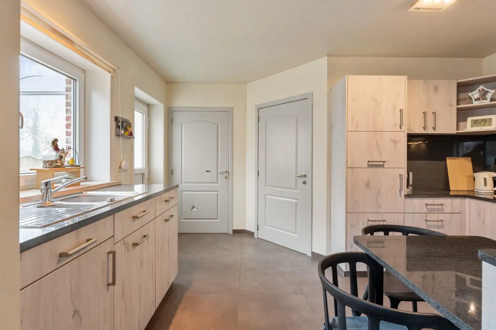 Halfvrijstaande gezinswoning op een perceel van 4a67ca op een rustige locatie te Dilsen-Stokkem. foto 10