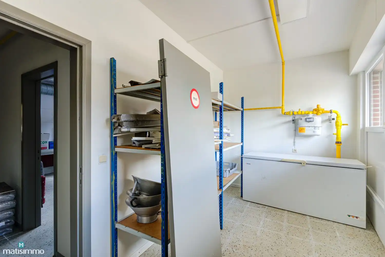 HANDELSGELIJKVLOERS MET DUPLEXAPPARTEMENT VOORZIEN VAN PARKEERGELEGENHEID NABIJ CENTRUM TONGEREN foto 13