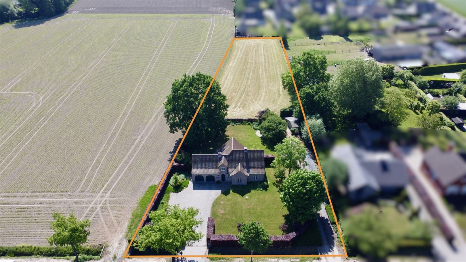 Huis + weiland foto 4