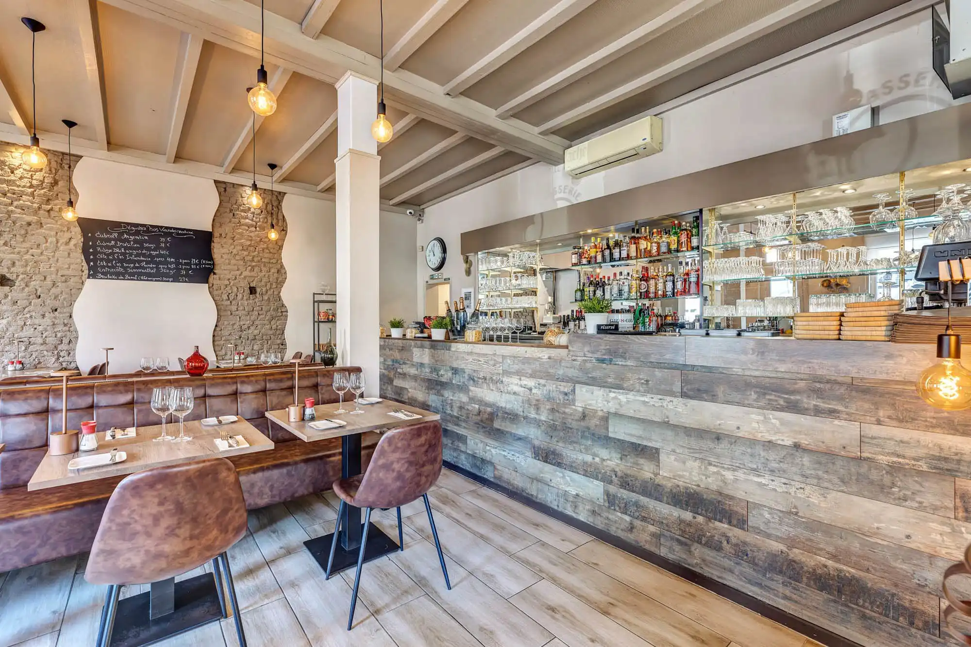 Gewaardeerd restaurant/handelspand met appartementen foto 16