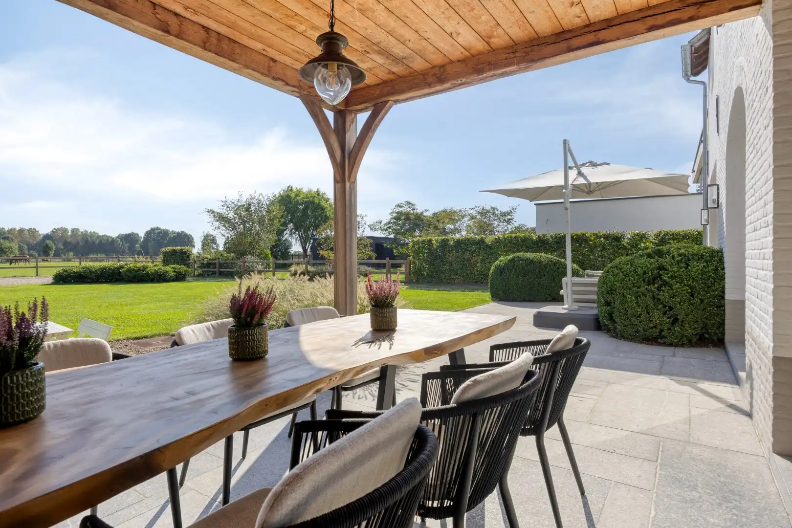 Prachtig afgewerkte villa met 4 slpks en 2 badkamers , landelijk gelegen op 1.080 m² ! foto 47