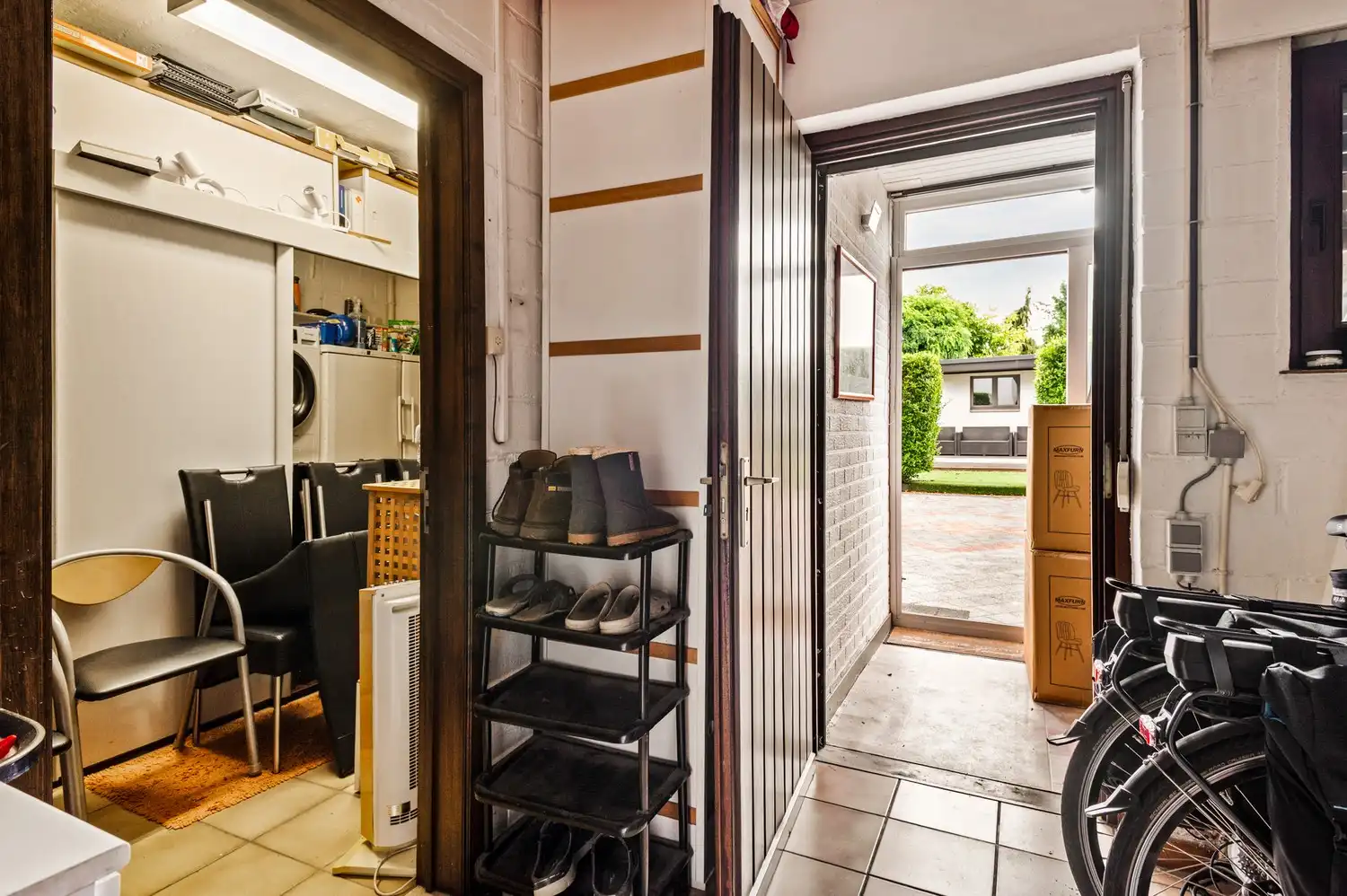 Ruime woning met 3 slaapkamers, inpandige garage en zonnige tuin in Borsbeek! foto 15