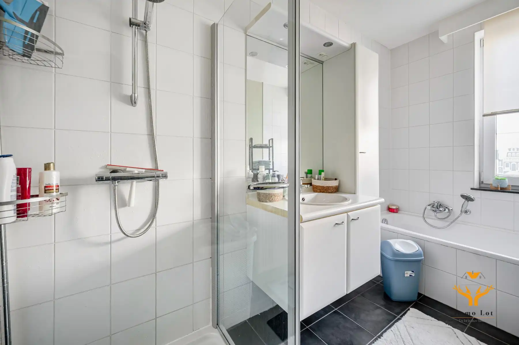 Instapklaar appartement met vijverzicht in Burcht foto 15