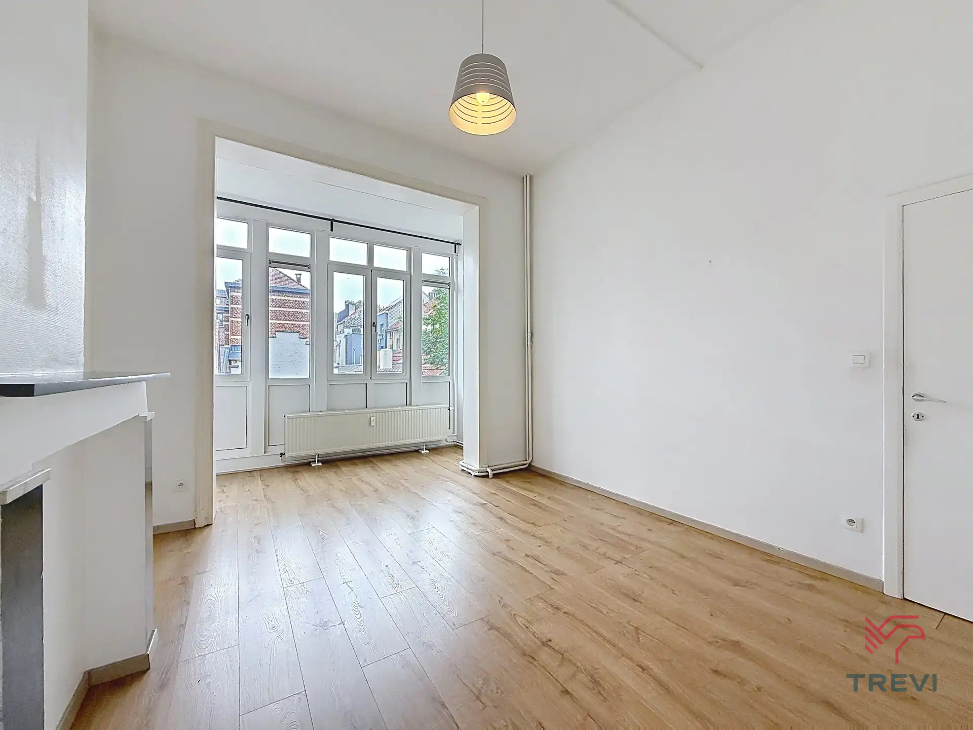 SCHAERBEEK, lichtrijk app. 80 m², 2 slpkmrs, nabij vervoer. foto 6