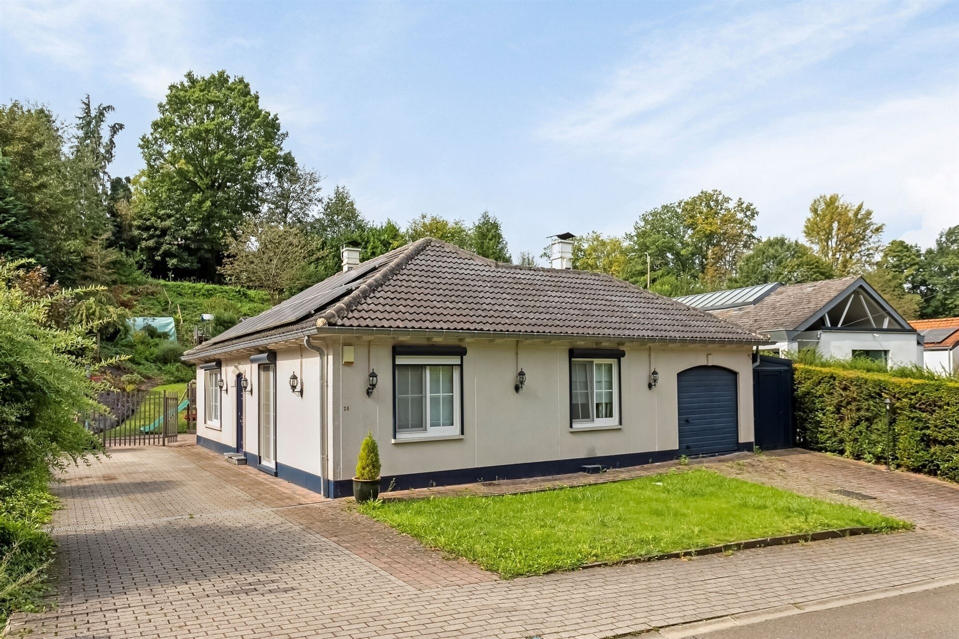 Hoofdfoto van de publicatie: Volledig gerenoveerde bungalow in rustige wijk