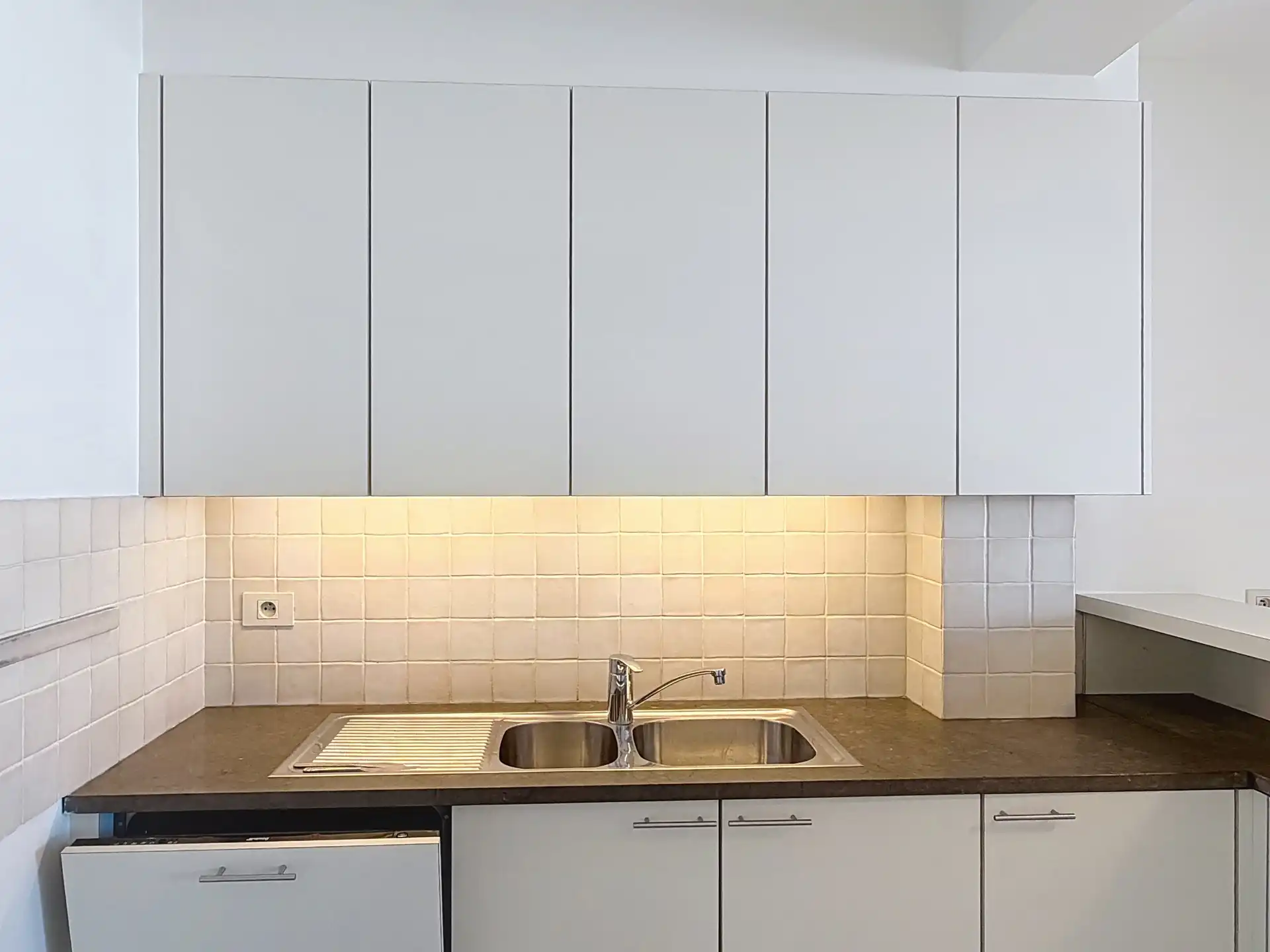 Appartement met 2 SLPK in het hooggelegen deel van St-Gillis foto 8