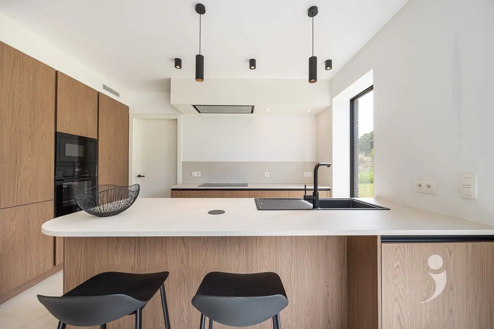 Ruime nieuwbouwwoning met prachtige tuin! foto 13