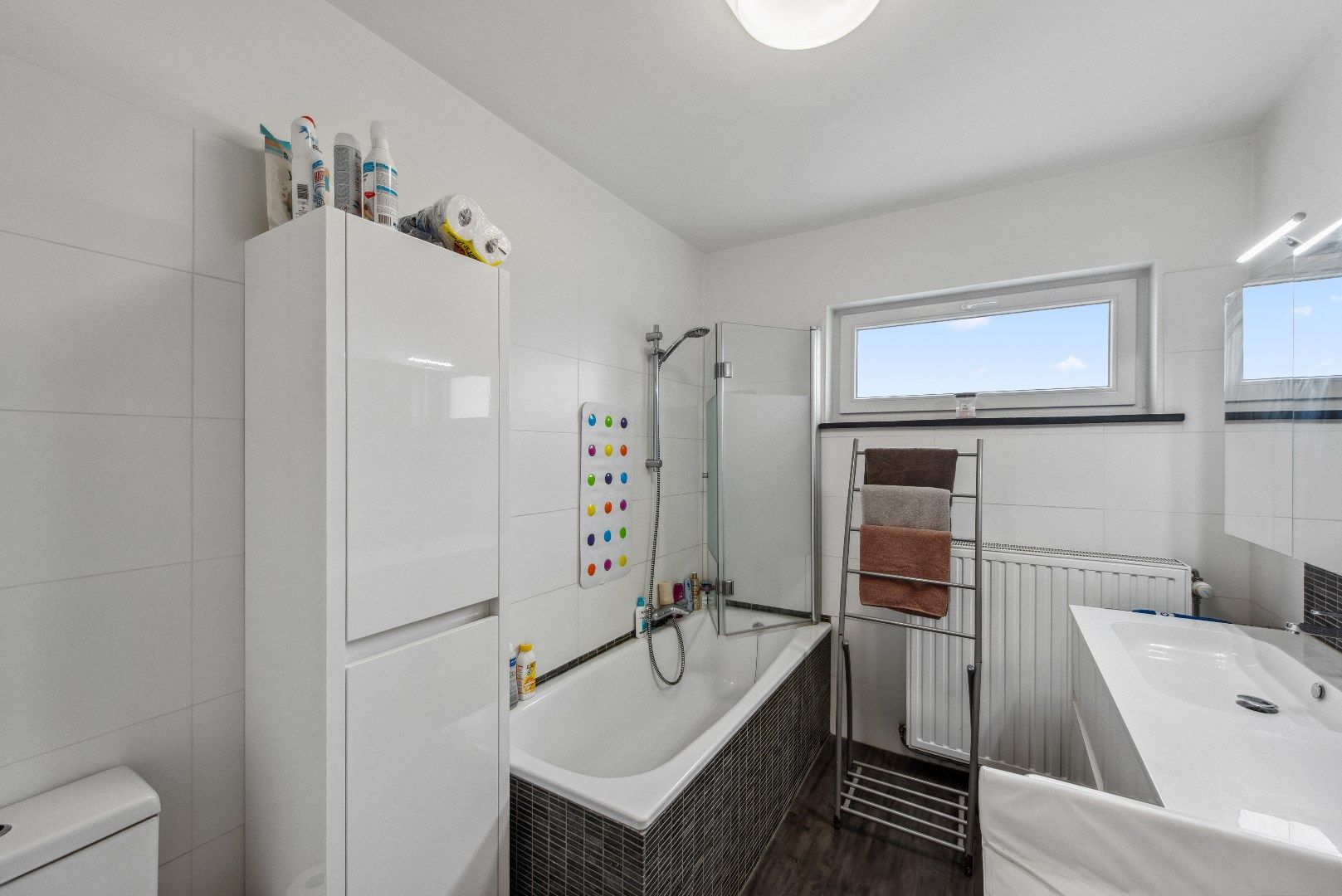 Bungalow met nieuw dak, 3 slaapkamers en garage foto 13