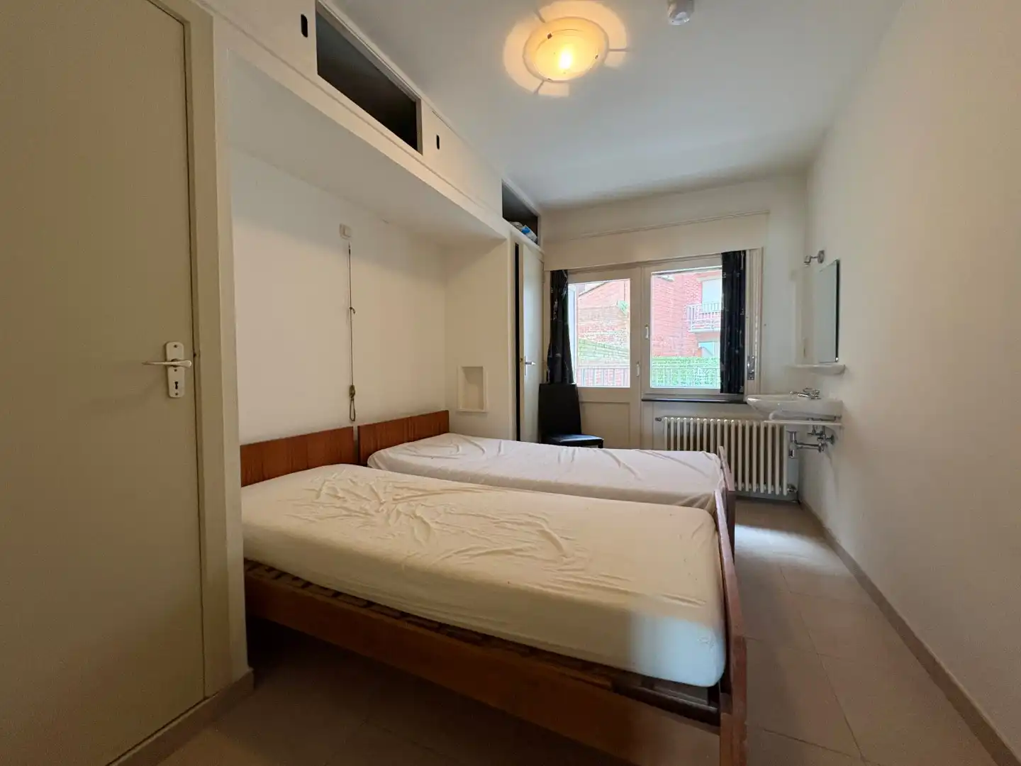 Gelijkvloers appartement te koop op de zeedijk van Koksijde foto 8