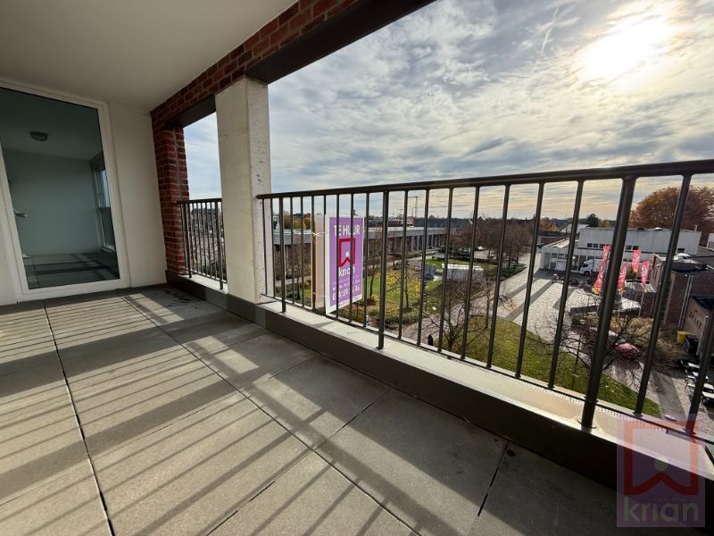 Topligging app + terras + autostaanplaats centrum Geel foto {{pictureIndex}}